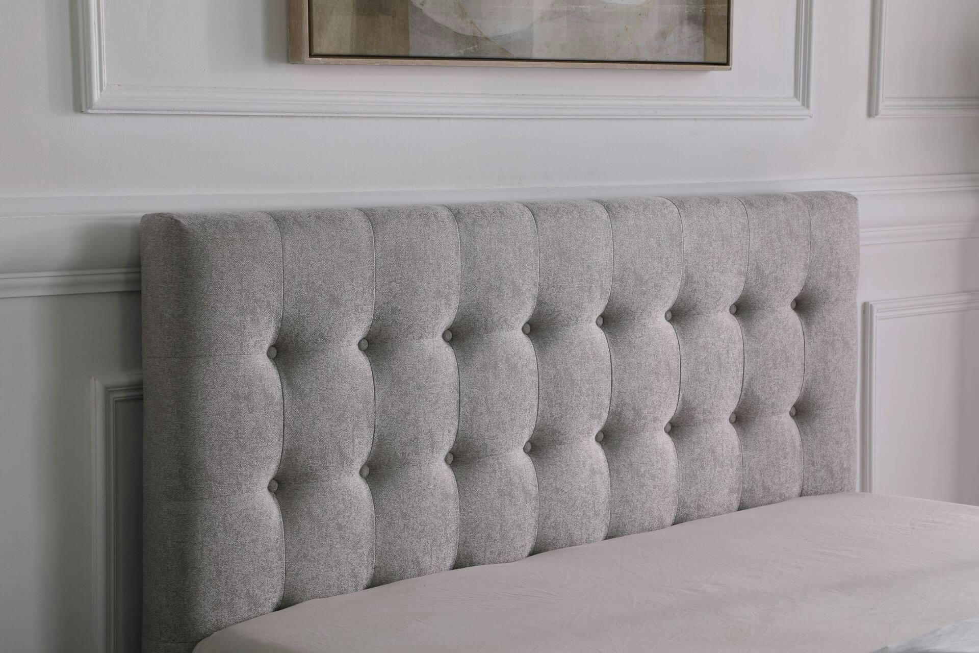 Brassex Tufted 4-Drawer Platform Storage Bed, Grey/Silver