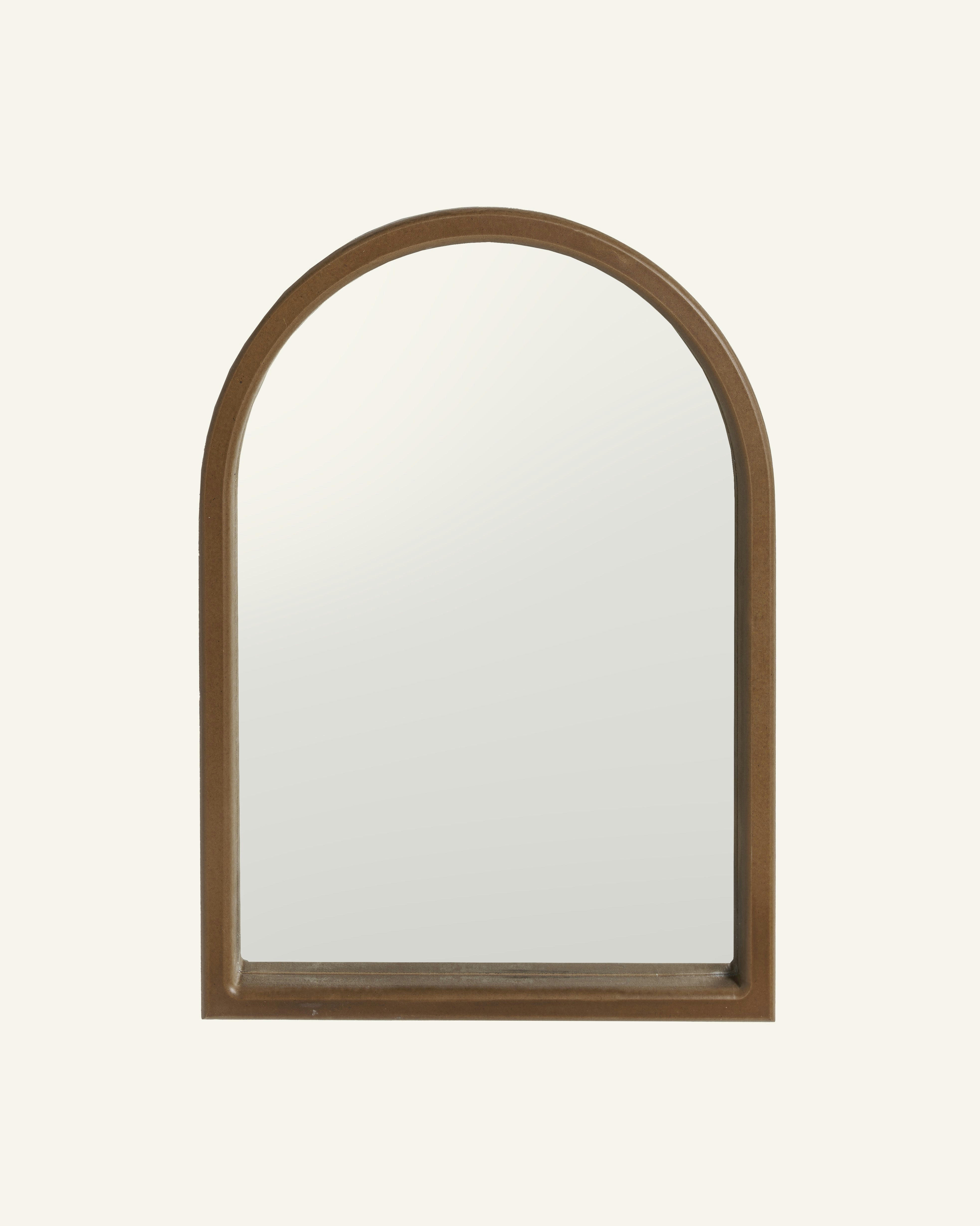 KATIA - Miroir arqué fabriqué artisanalement en couleur naturel