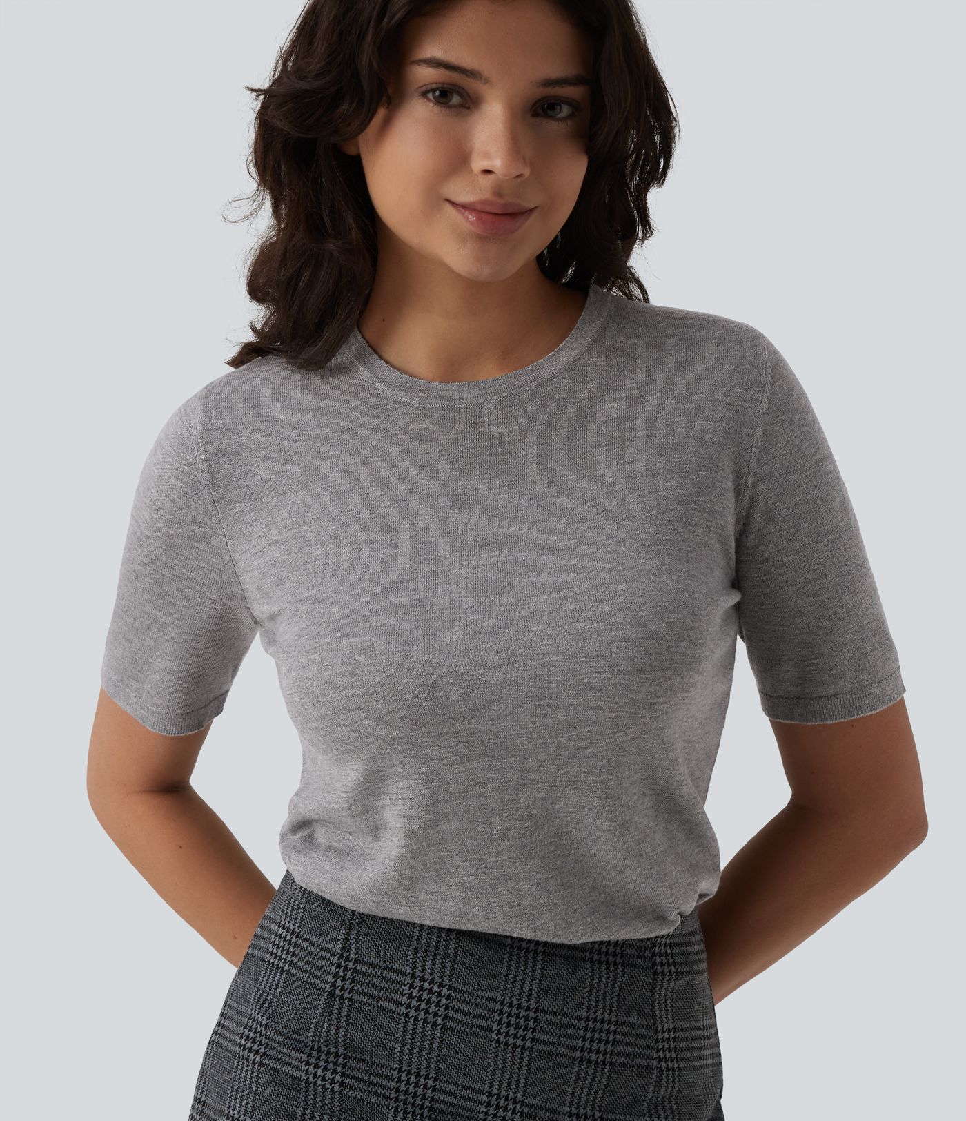 Pull tailleur ajusté col rond manches courtes mélange soie-laine