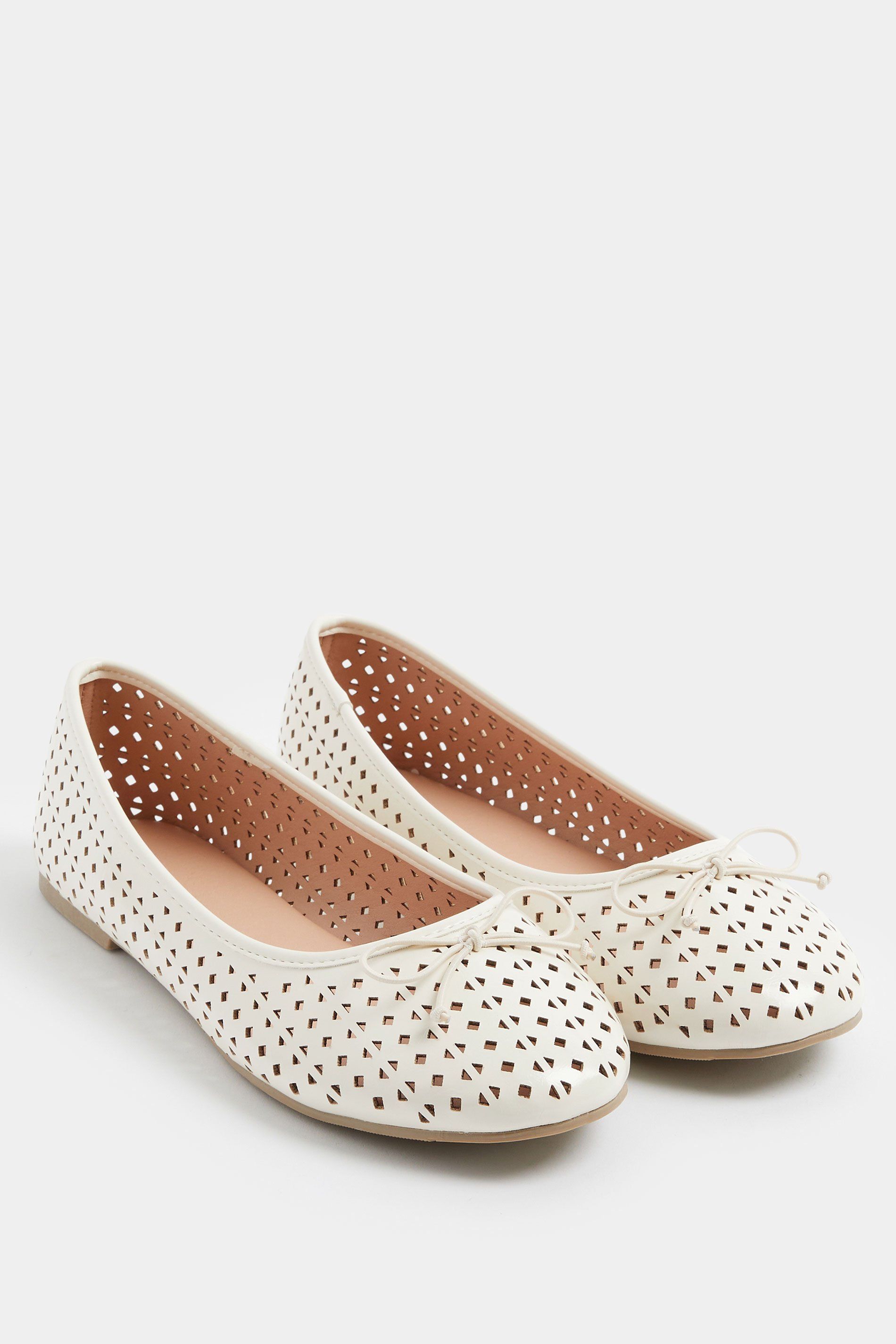 Yours Faux Leather Cut Out Ballet Pumps In Wide E Fit