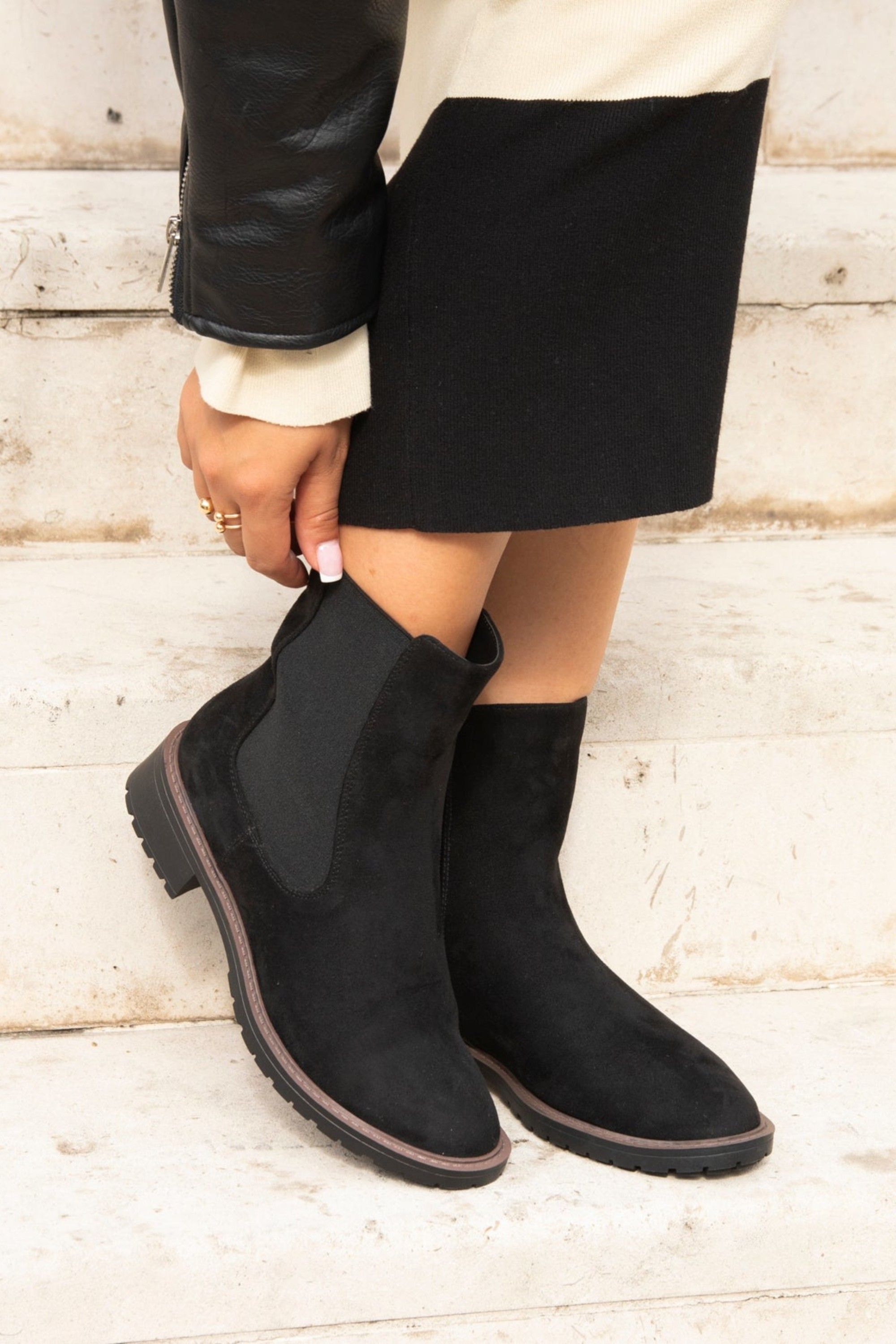 Linzi Dalston Black Faux Suede Classic Chelsea Boot