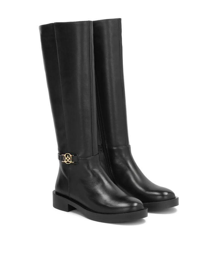 Black leather ladies' boots with metal monogram