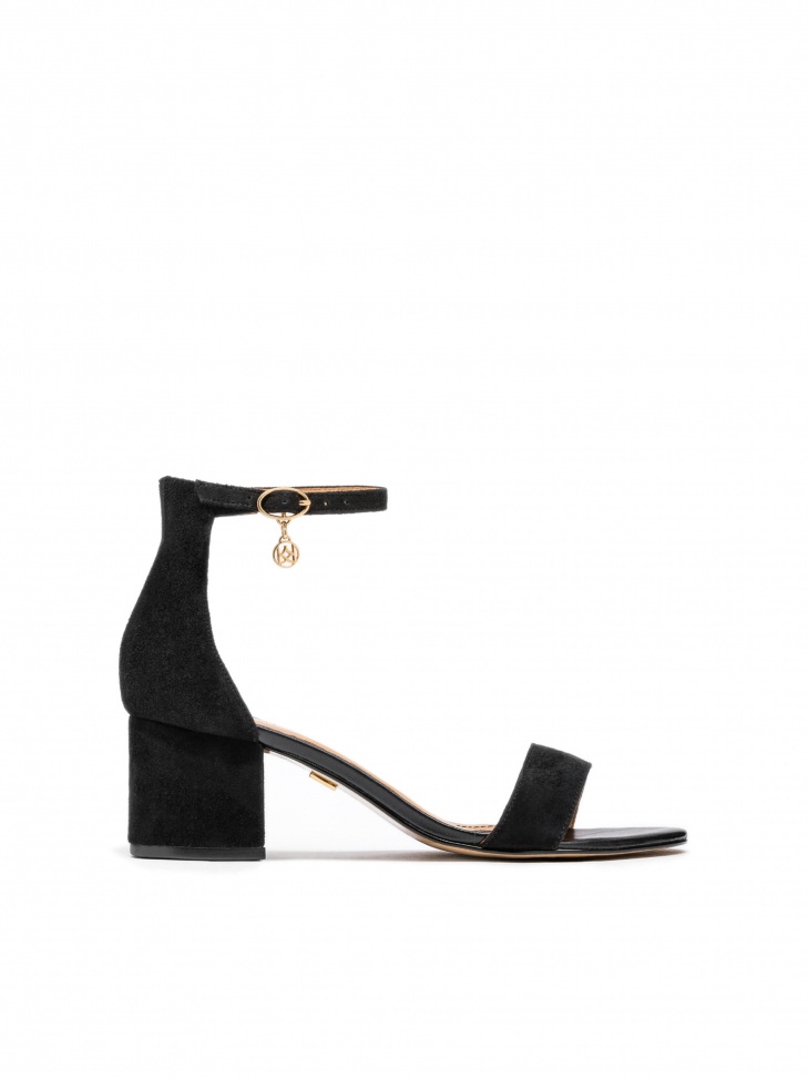 Ladies' black sandals