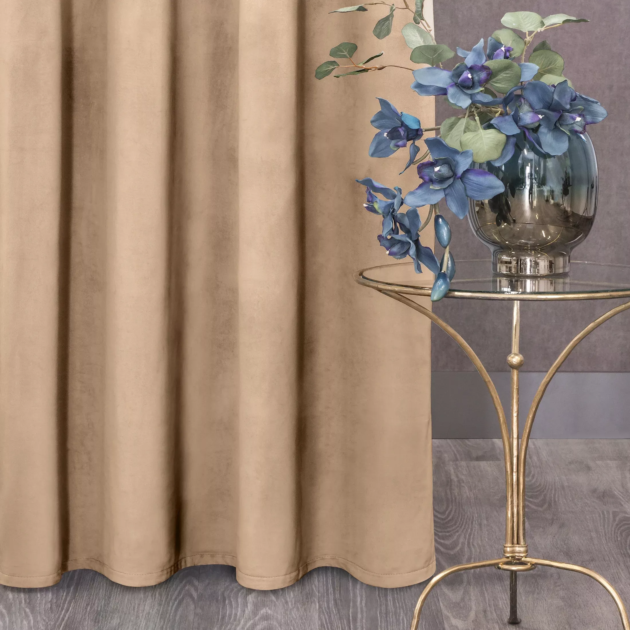 Zasłona ciemnobeżowa z tkaniny welwetowej 140x250 cm przelotka - ROSA - Design 91