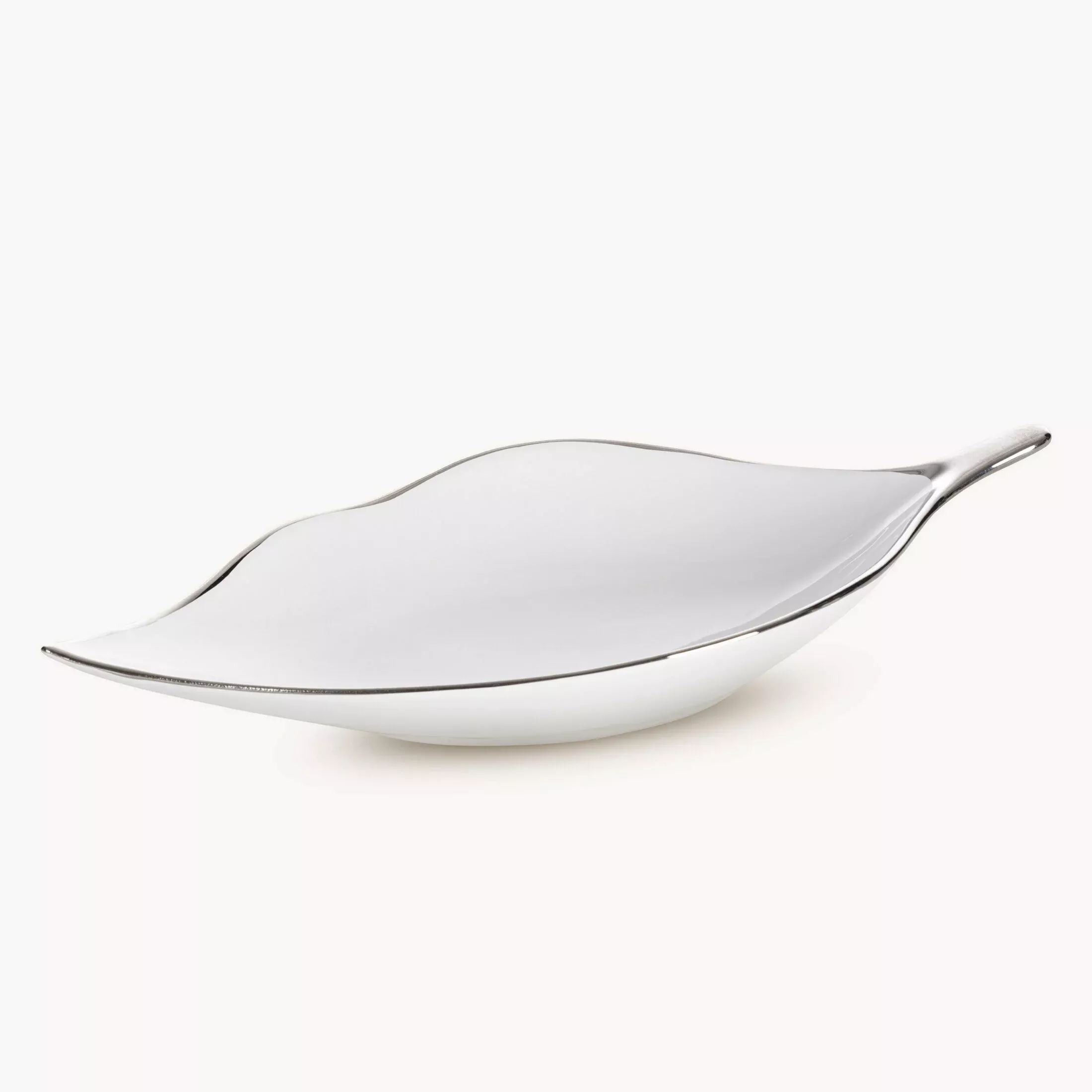 Patera ceramiczna biało-srebrnaw kształcie liścia 13x30x5 cm ABBI