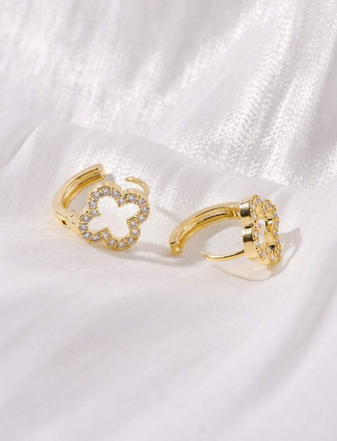 The Colourful Aura Large Clover Elegant Gold Plated Stud Earrings