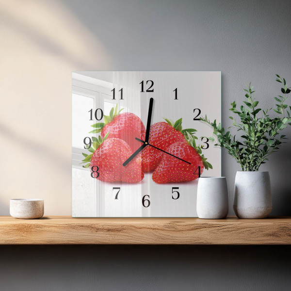 Zegar ozdobny 30x30 Truskawki design na ścianę