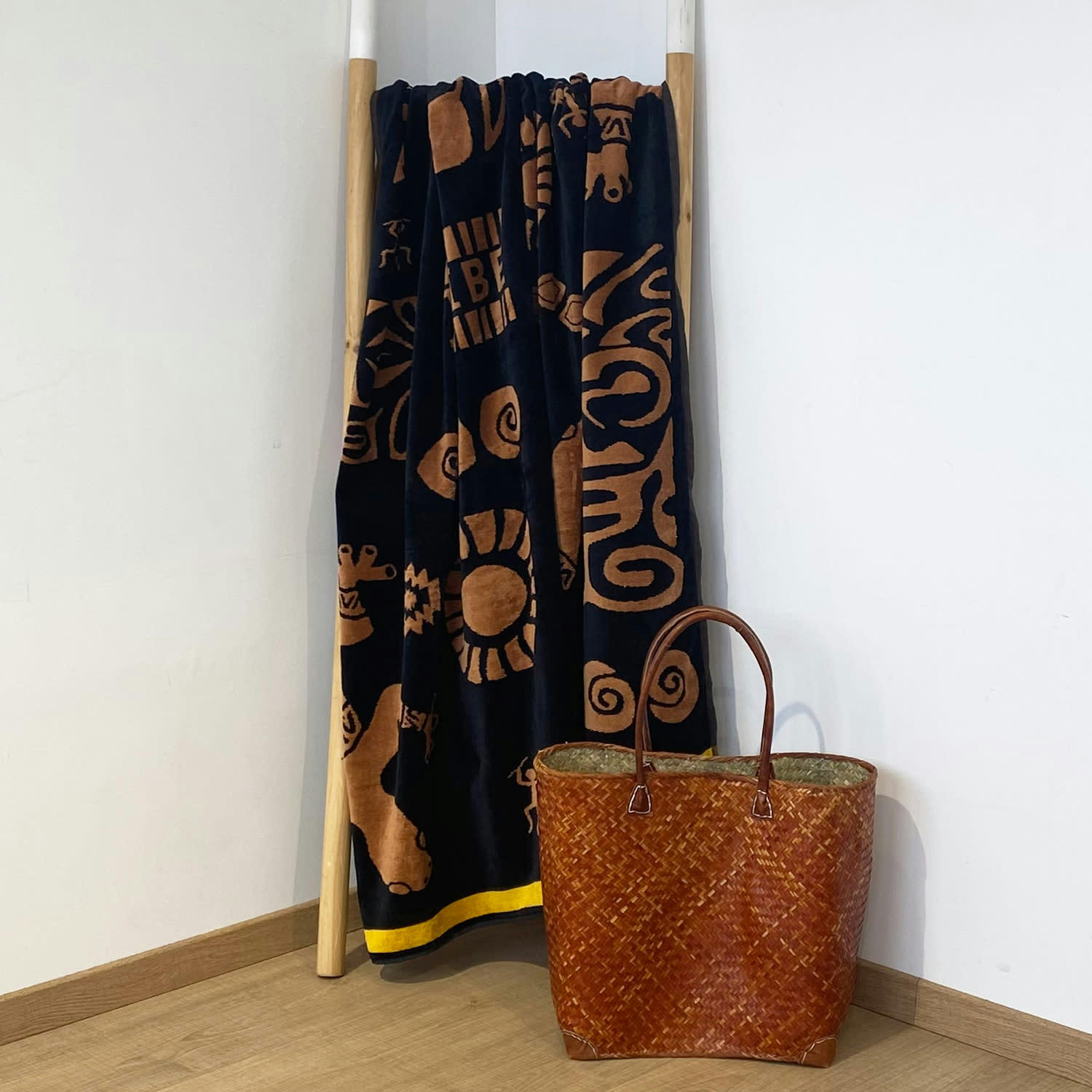 PLAGE - Serviette de plage éponge velours Jacquard Tribalta 140x180