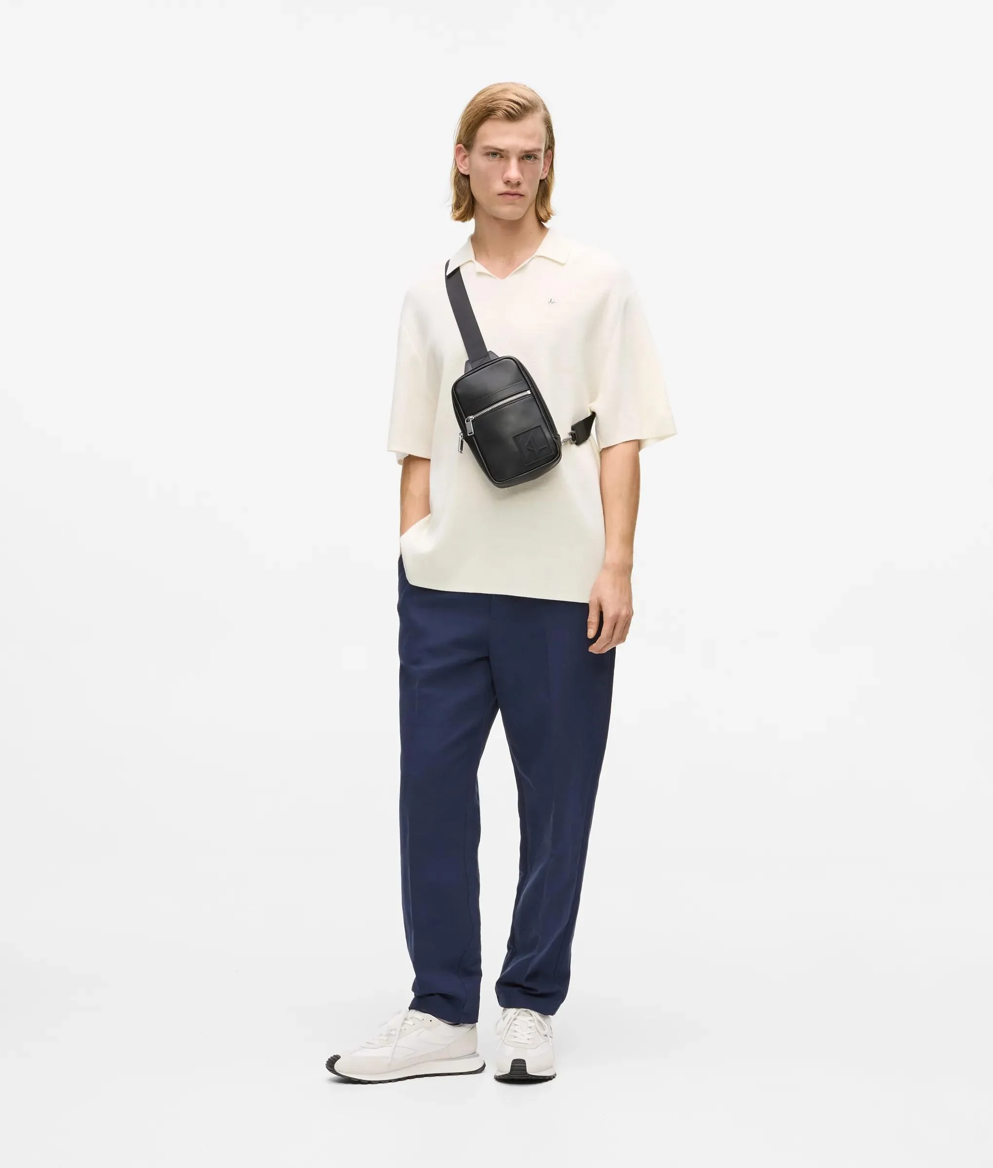 Sac bandoulière avec écusson Monogram
