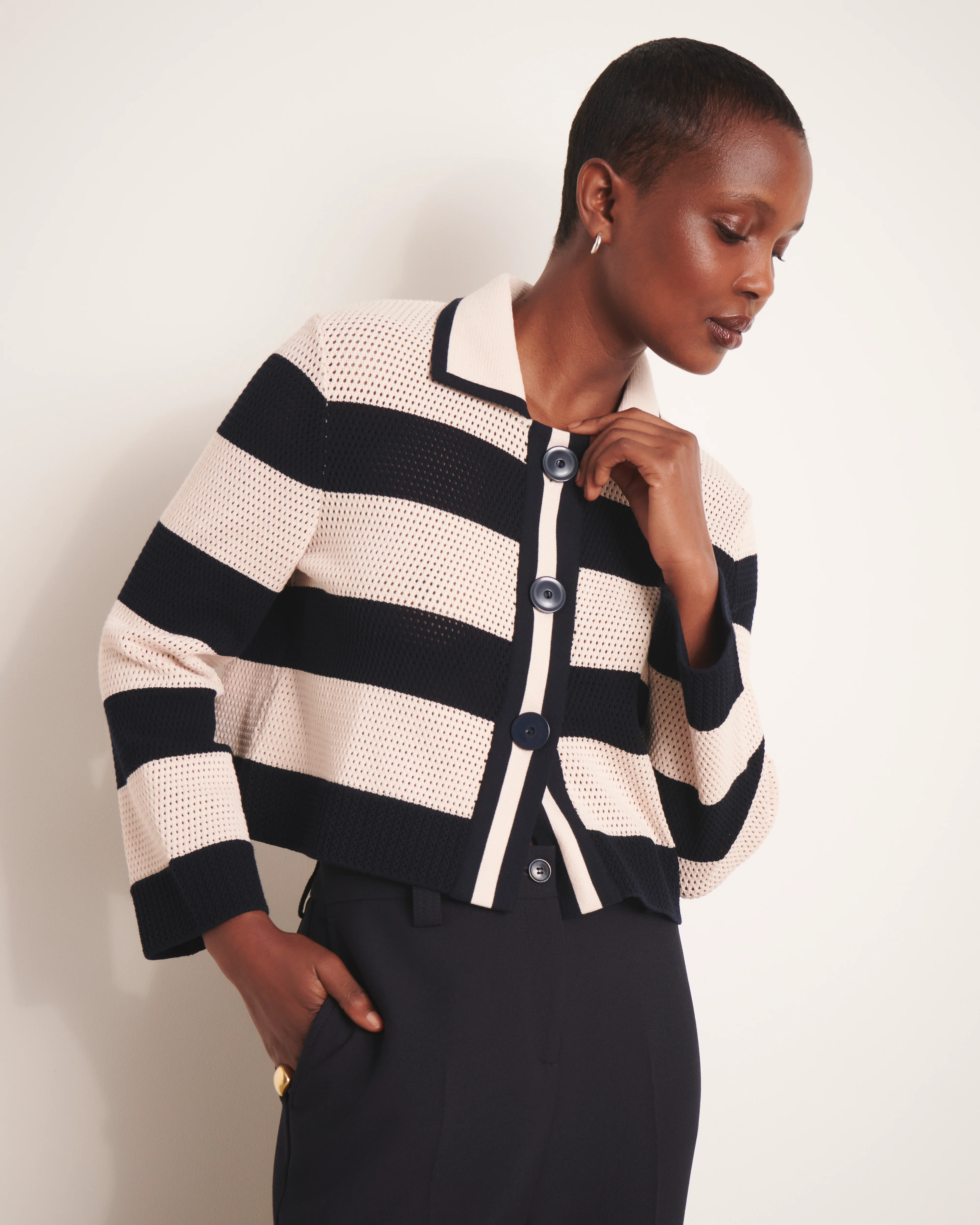 Veste courte beige en maille résille graphique VILYA-C/13113/781