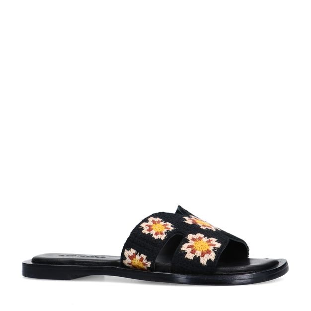Zwarte slippers met bloemen embroidery