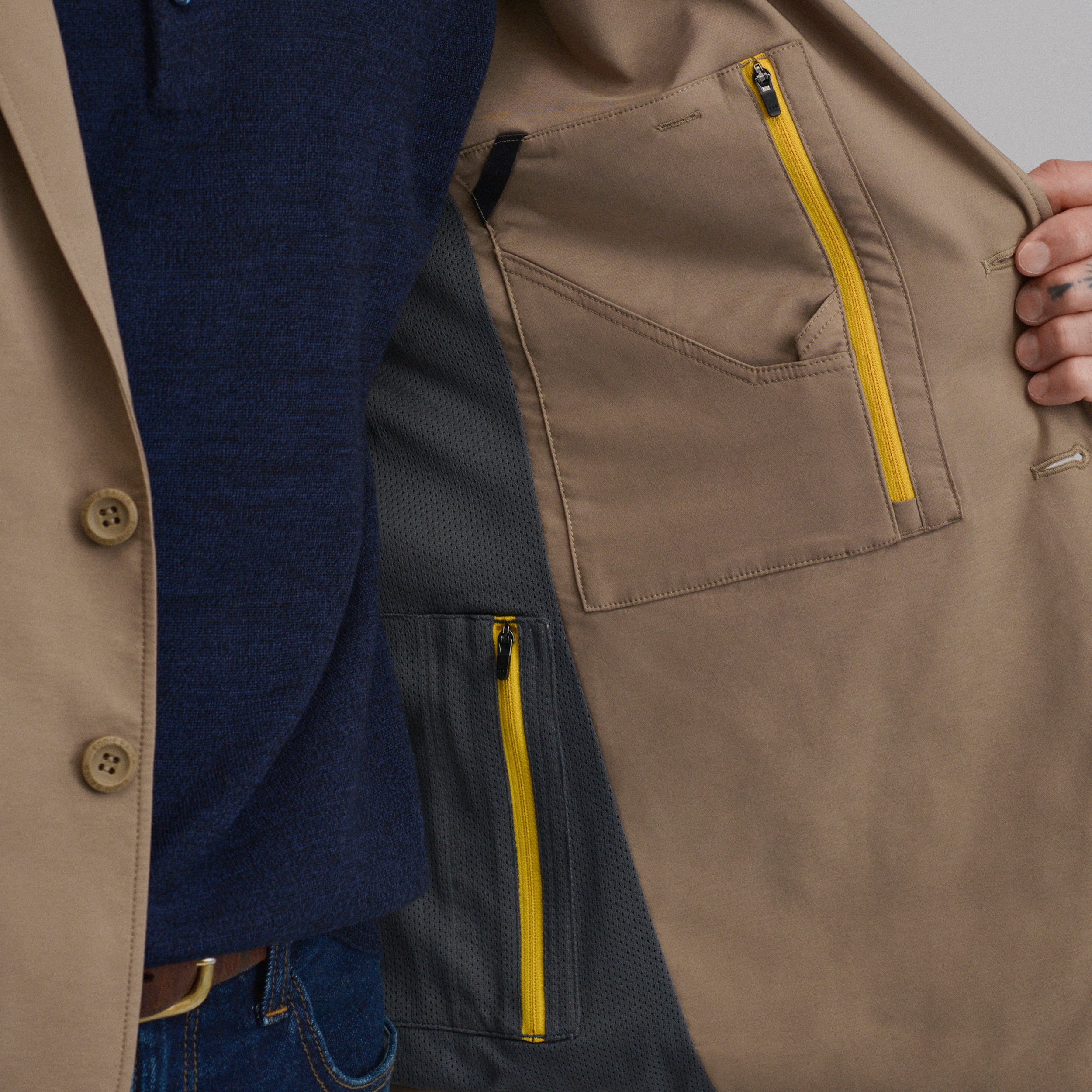 Men's Ultimate Voyager Travel Blazer