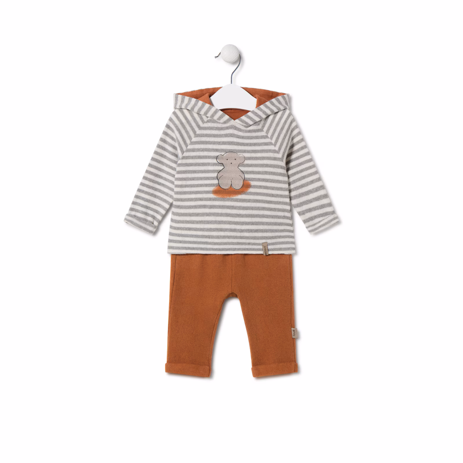 Conjunto de niño a rayas con oso Grey único