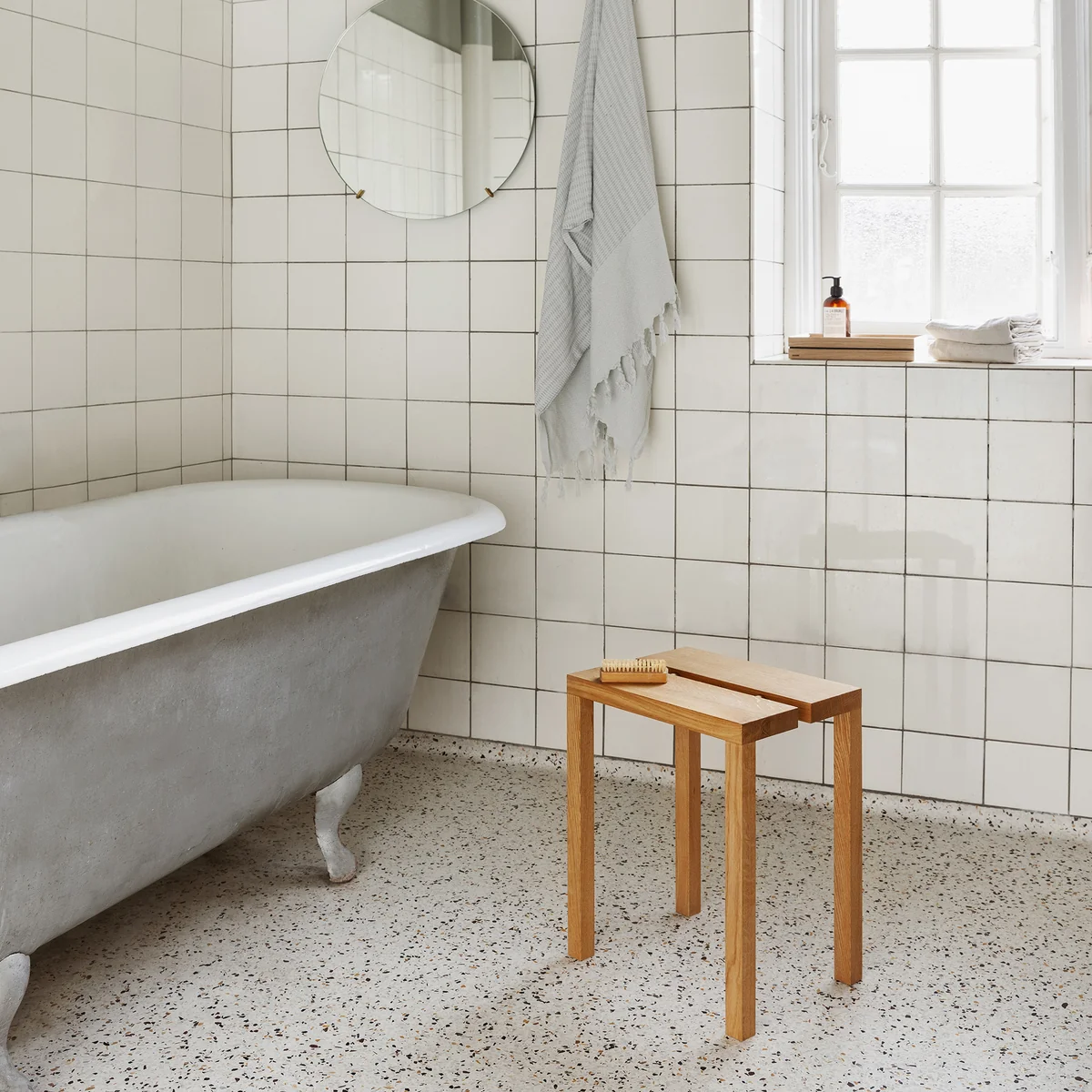 Moebe - Peg Hocker, H 44 cm, Eiche geölt