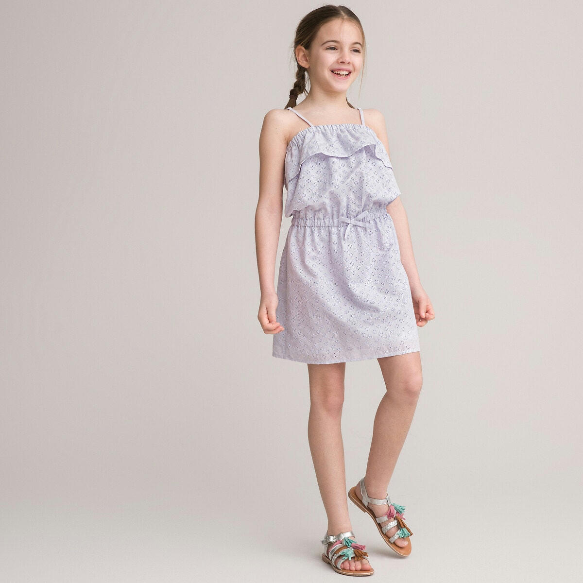 Robe fines bretelles en broderie anglaise