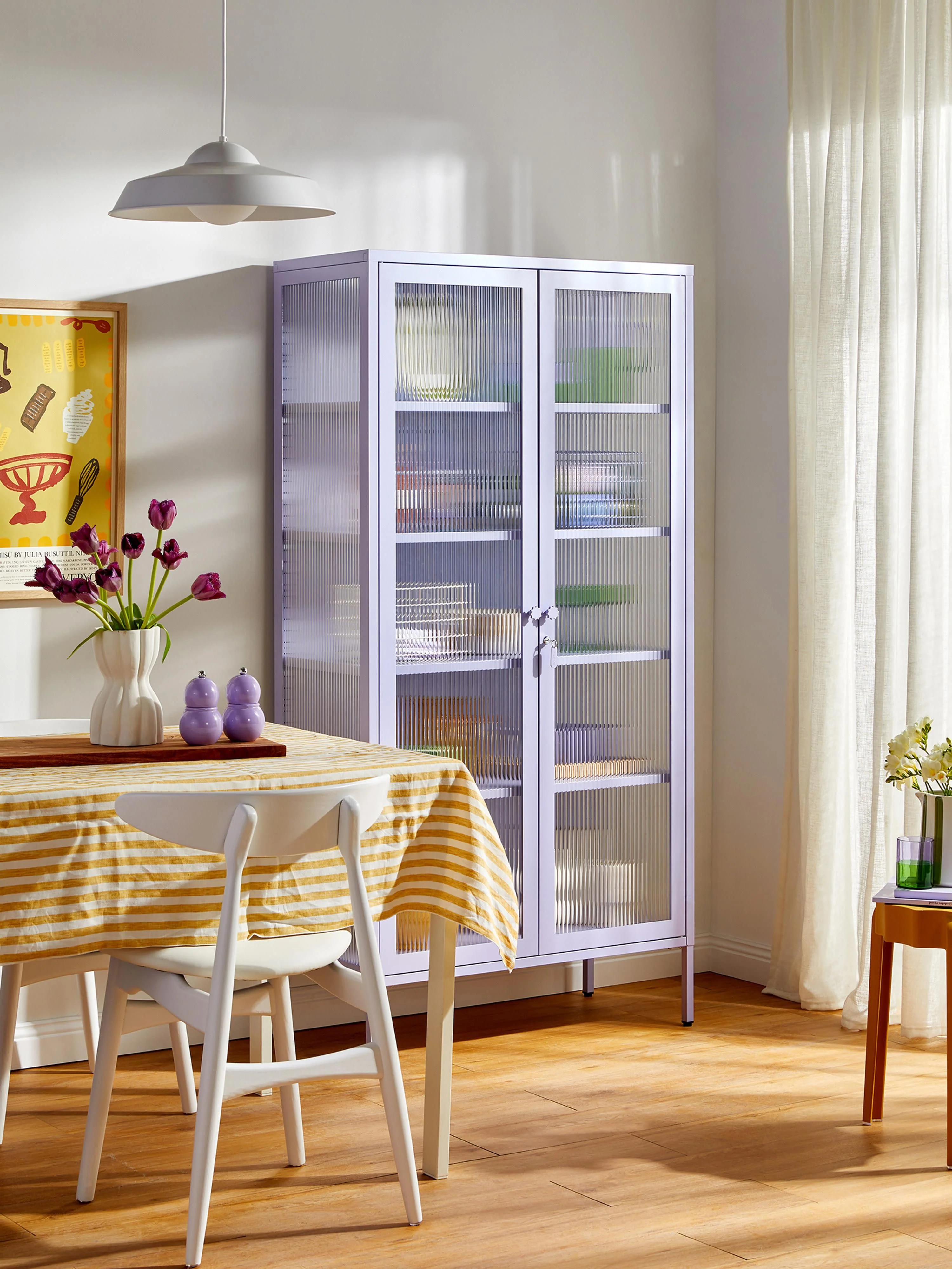 Metall-Vitrine The Collector mit geriffeltem Glas