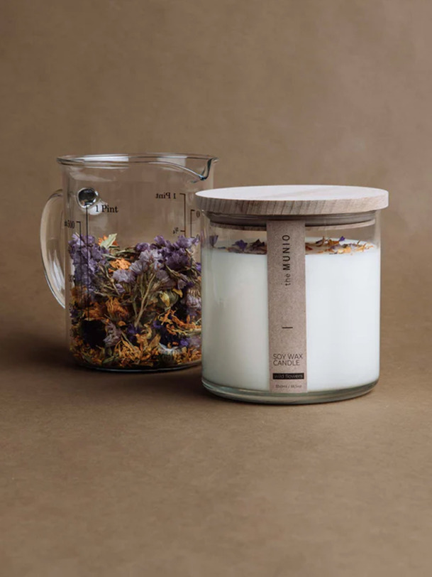 Bougie wild flowers 550ml - the munio blanc