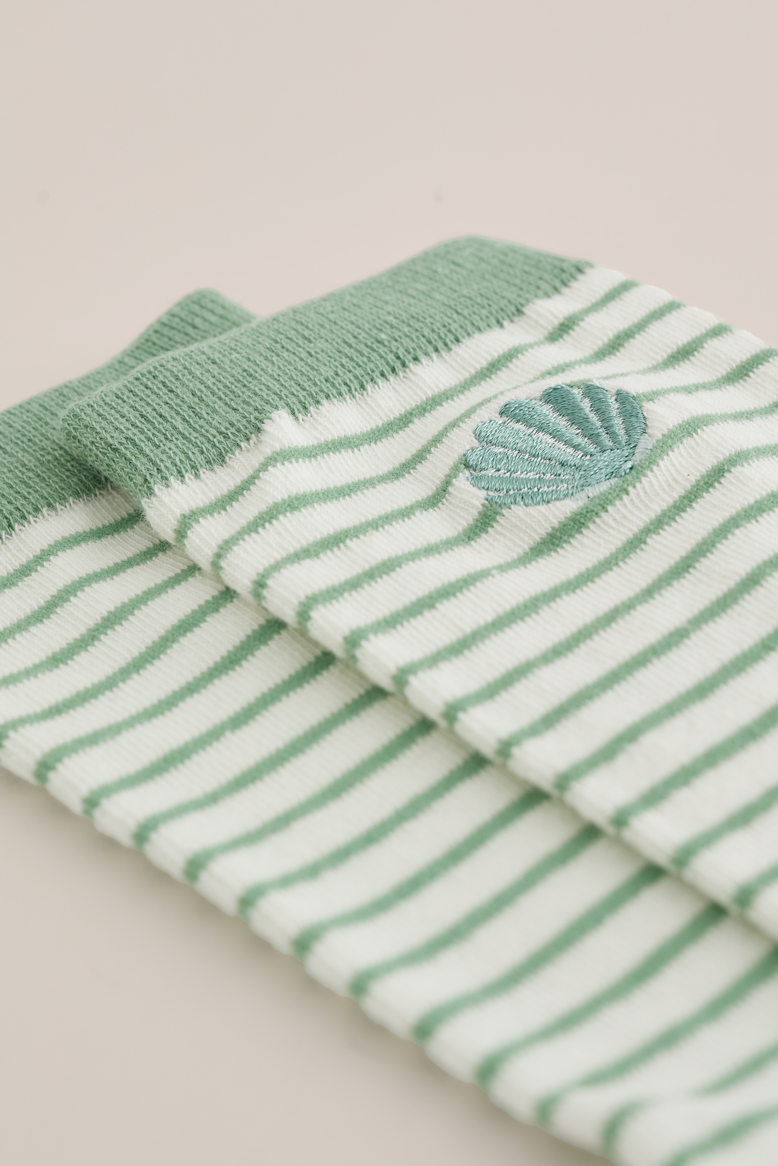 Dames sokken met embroideries