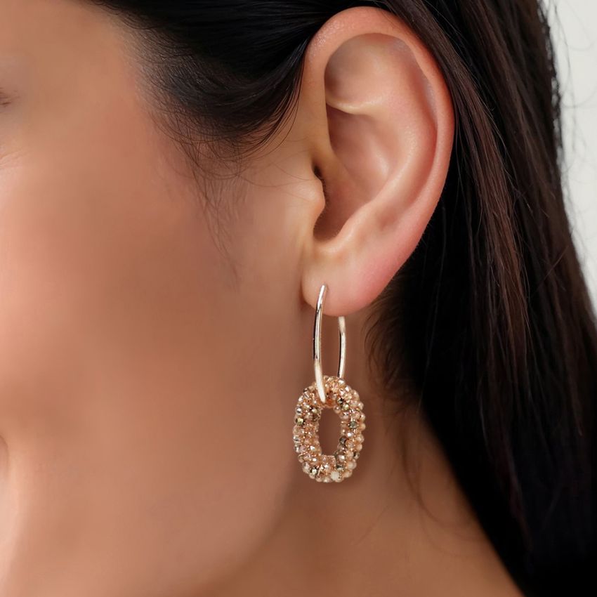 Manfield Goudkleurige oorbellen met bruine glaskraal hangers