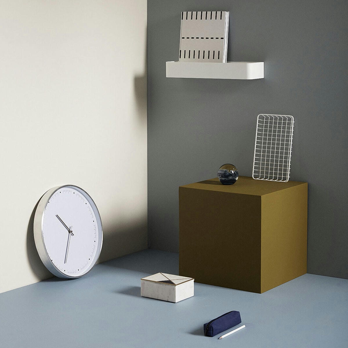 TIME - Horloge en métal blanc D40