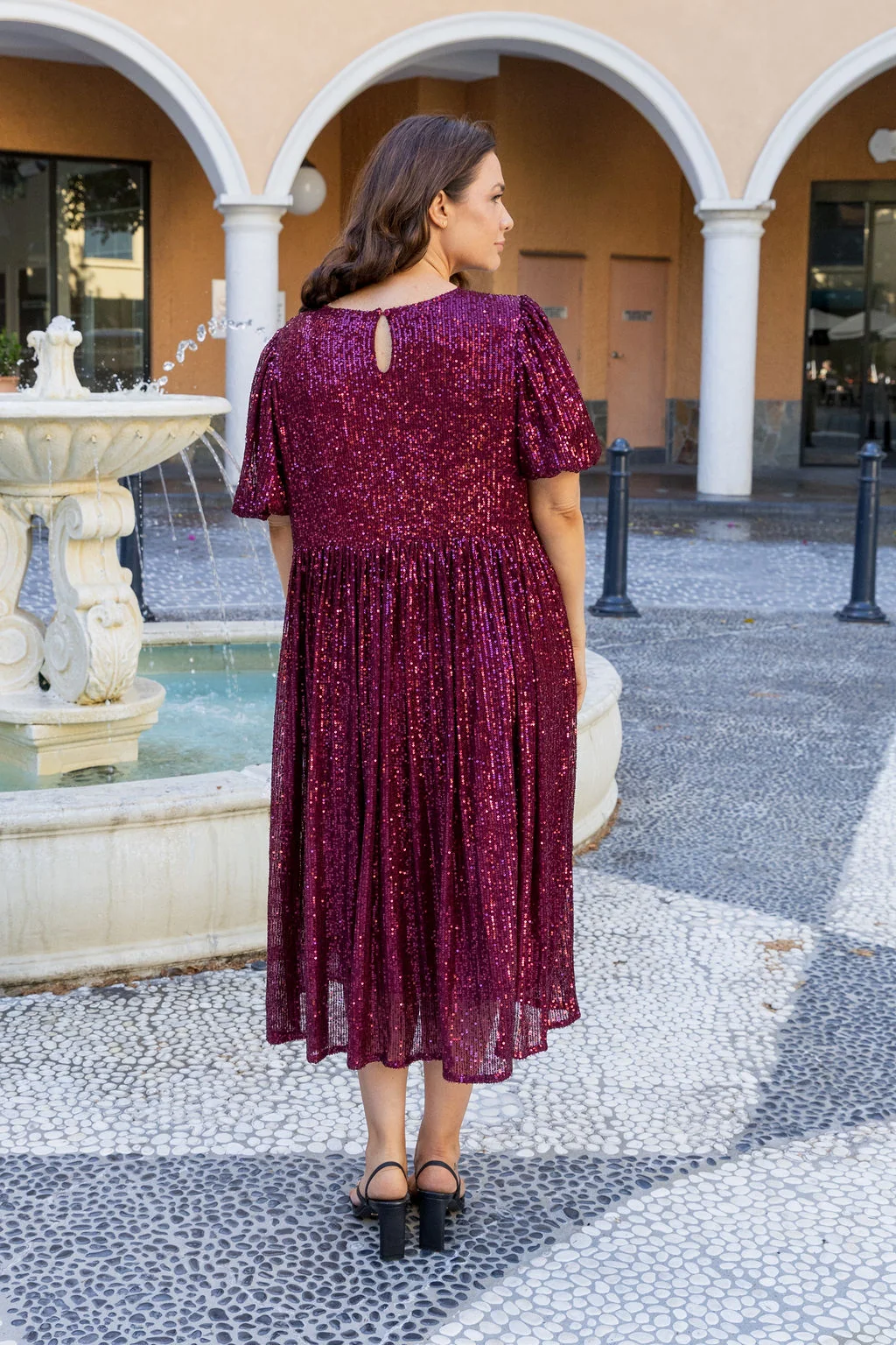 Glimmer Sequin Midi Dress in Wine