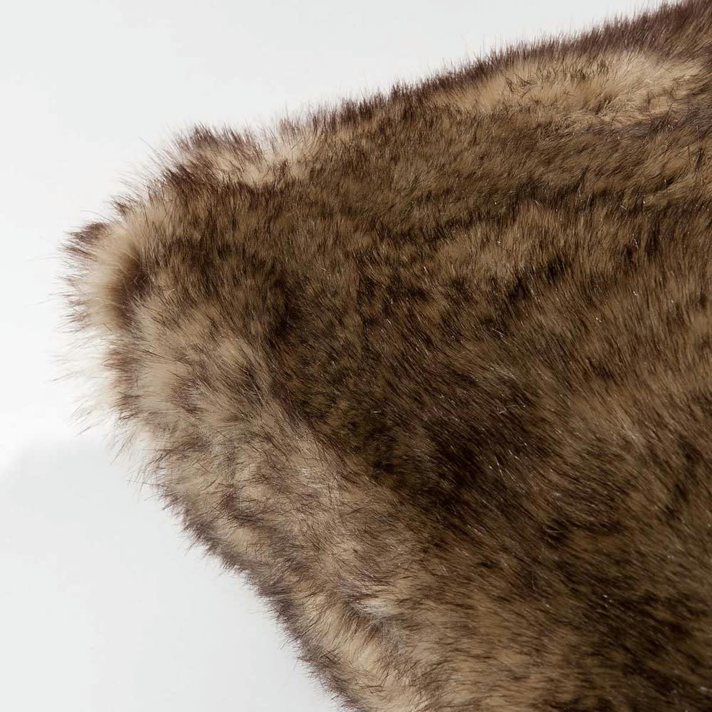 Shefford - Coussin imitation fourrure marron 45x45