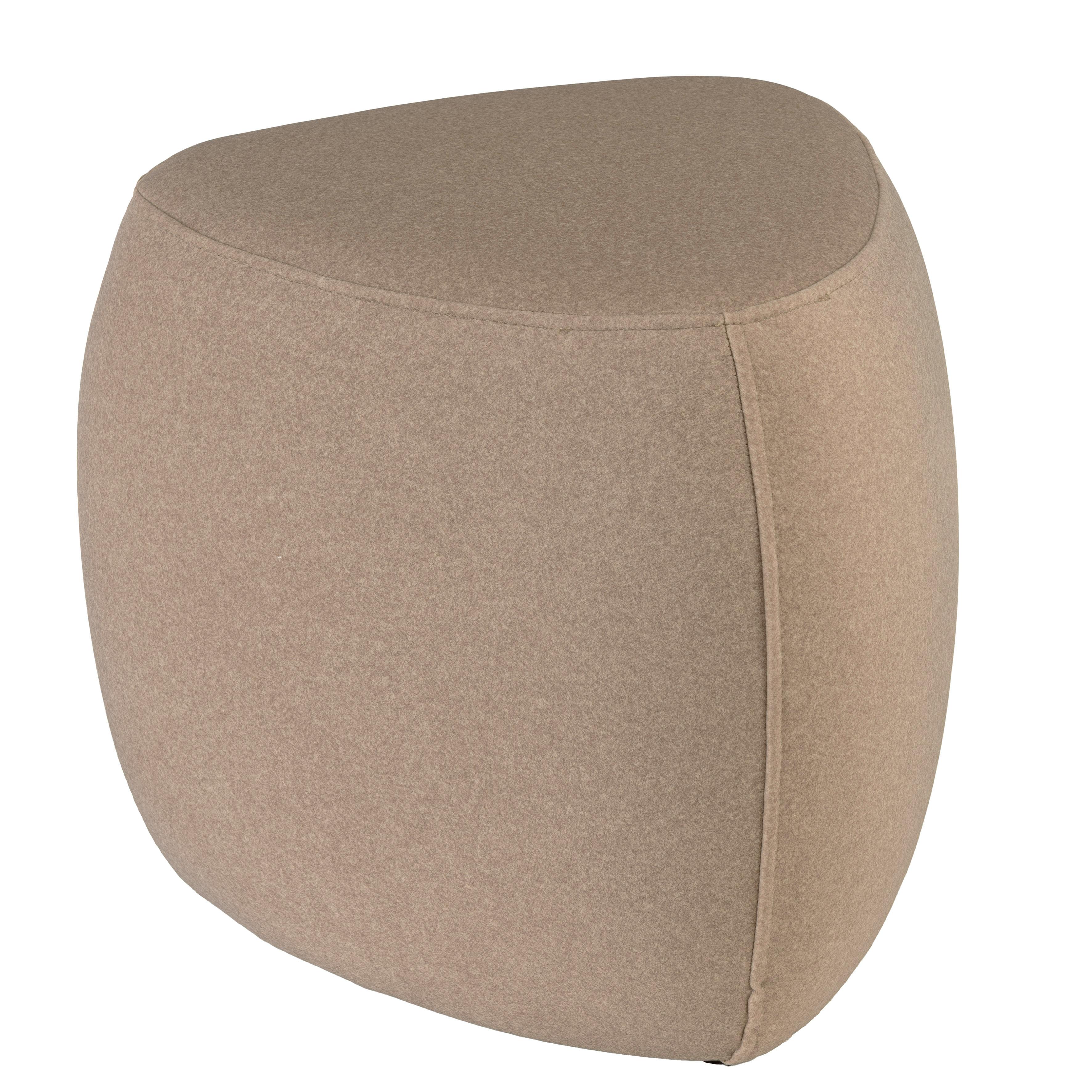 Pouf forme triangle en tissu effet velours beige foncé COLOMBUS
