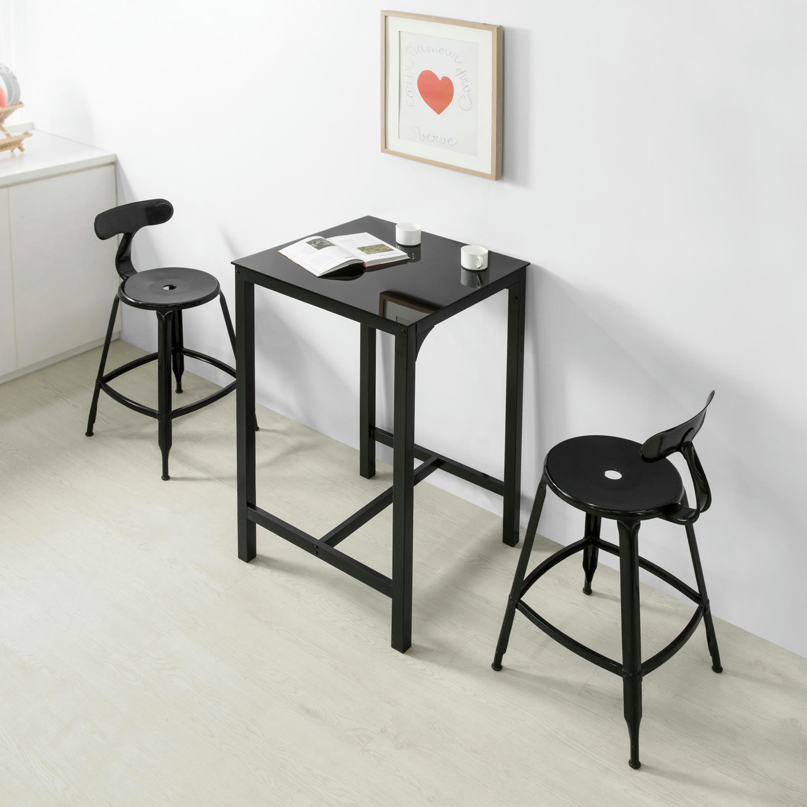 - Table de bar en verre et métal noir