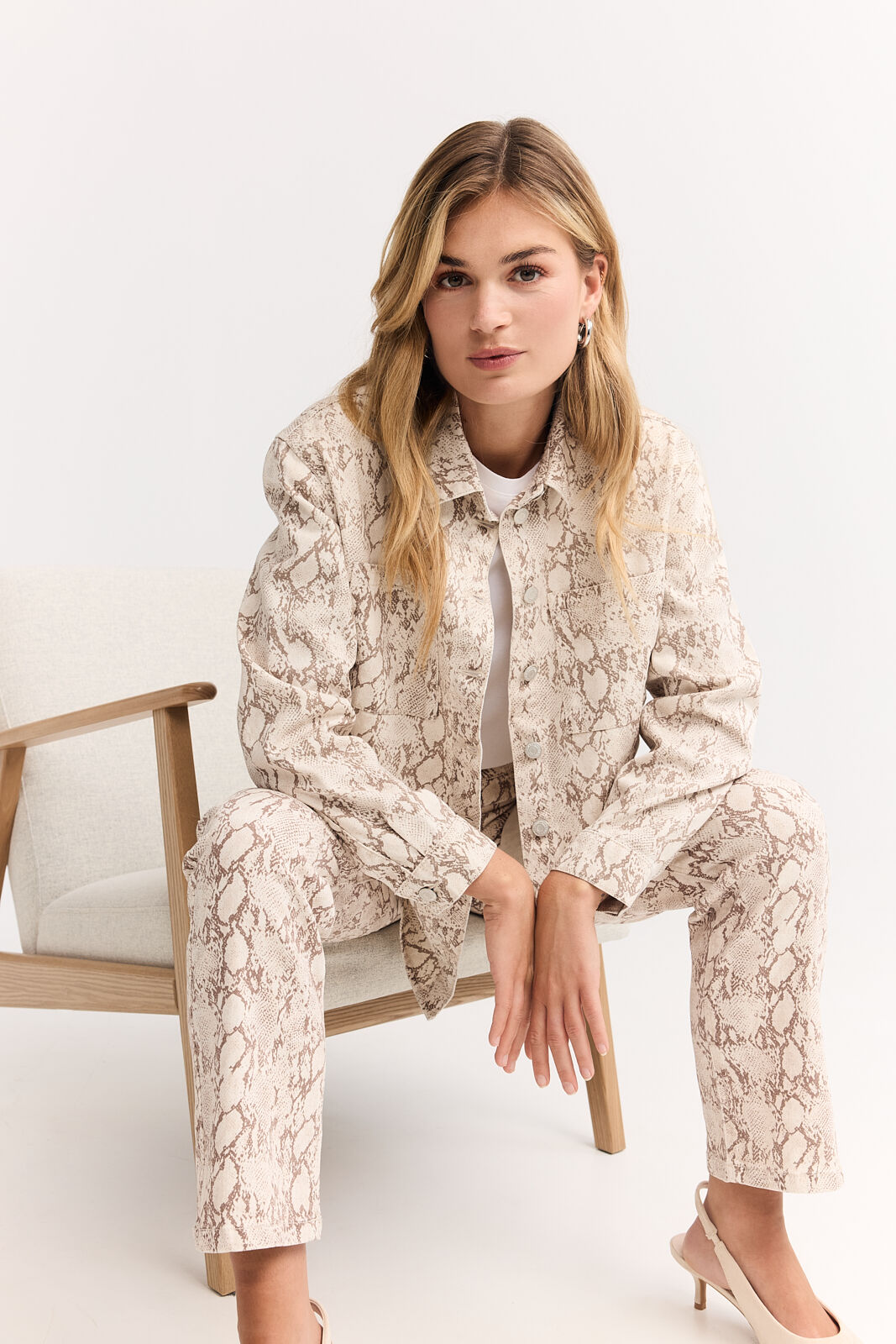 Denim hemd met slangenprint