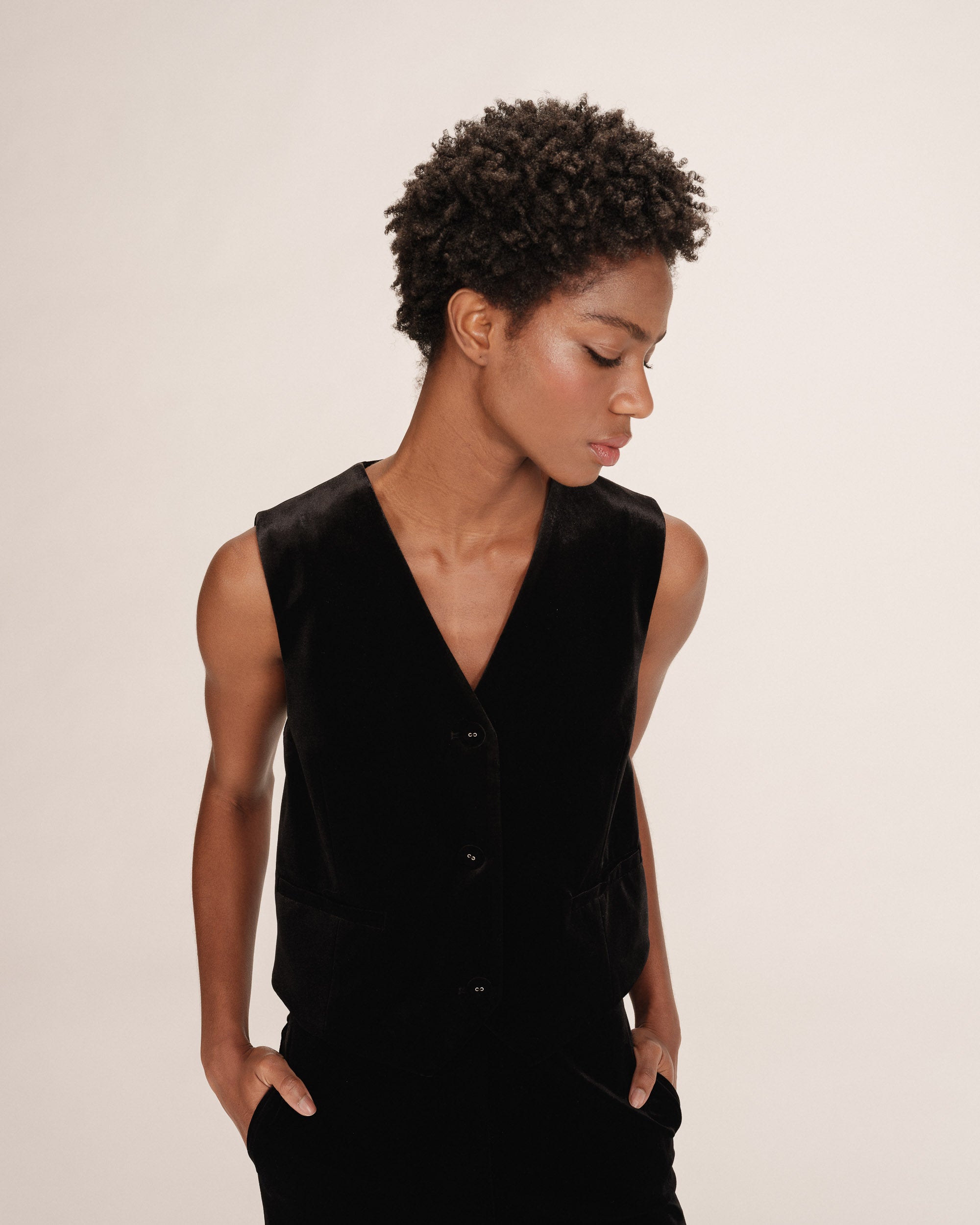 Gilet en velours noir Totem