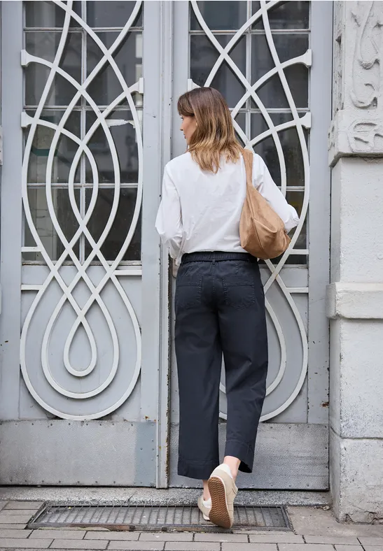 Straight Leg Hose in Papertouch Qualität