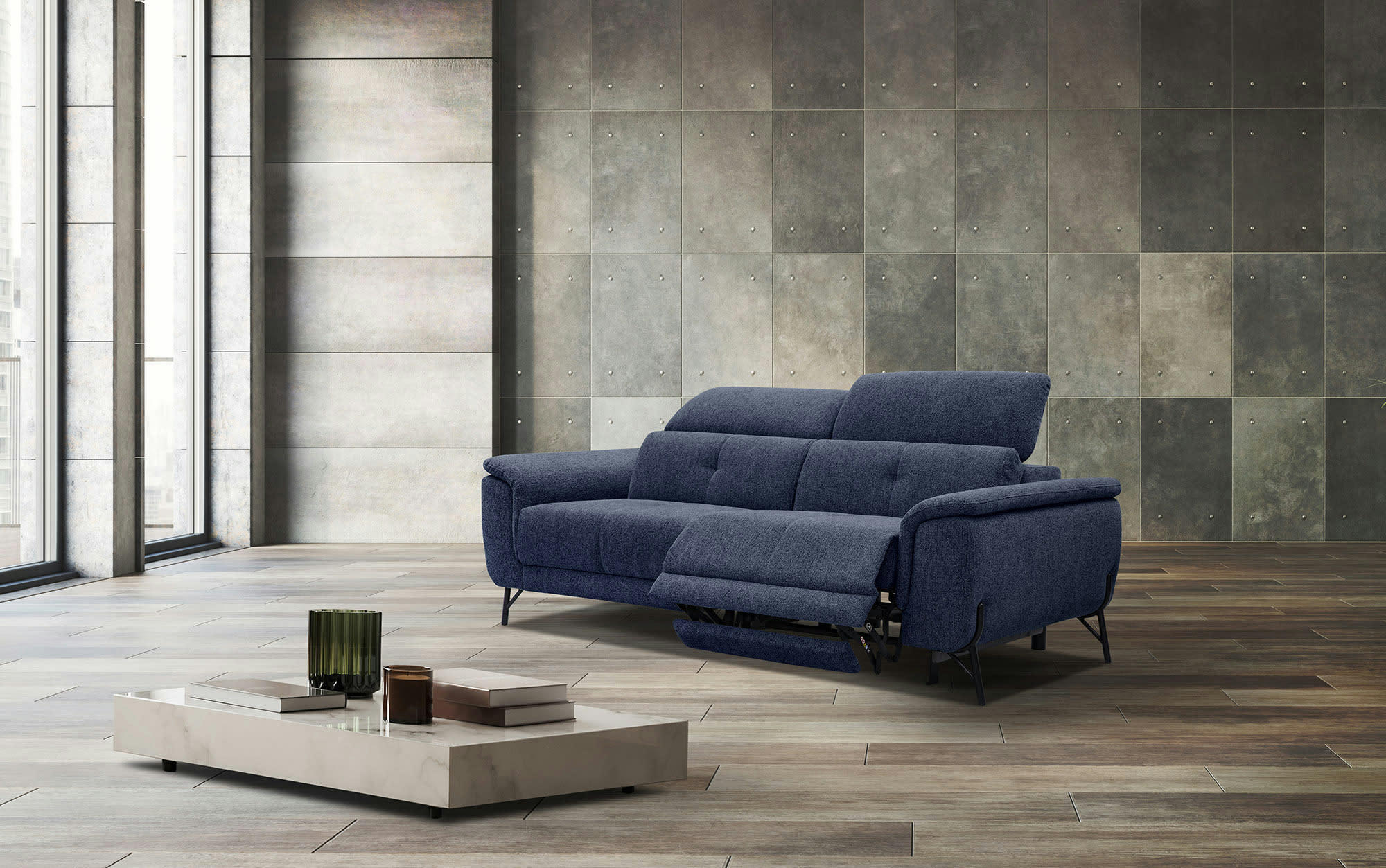 AVENA - Canapé 3 places avec une relax électrique à droite tissu bleu foncé