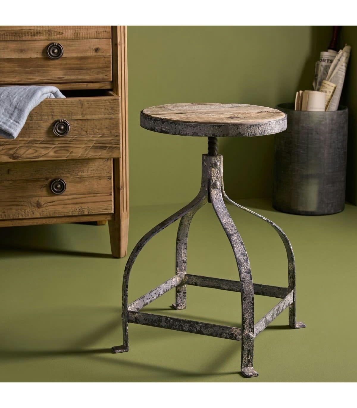 - Tabouret réglable en hauteur 51-65 cm