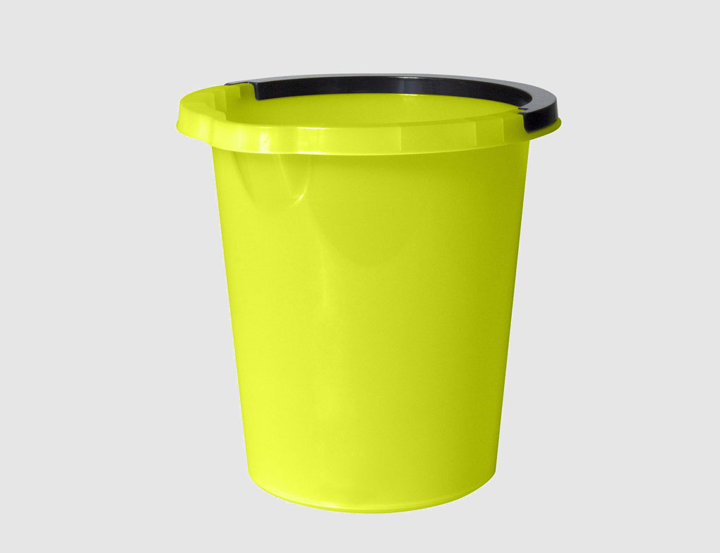 Eimer mit Ausguss grün