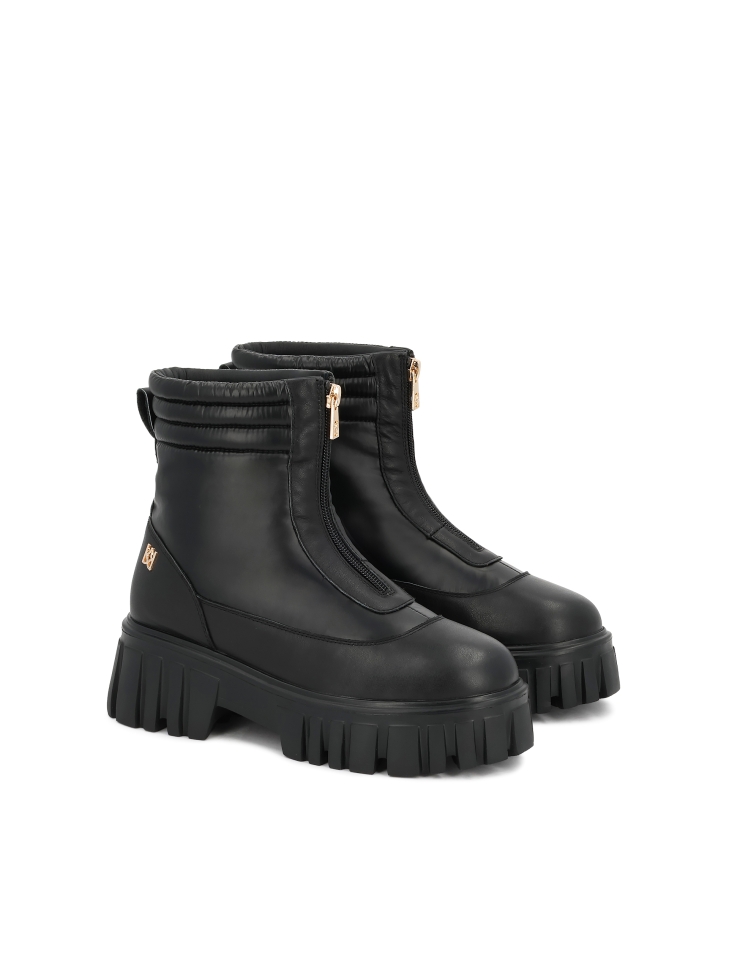 Boots with a zipper on the front