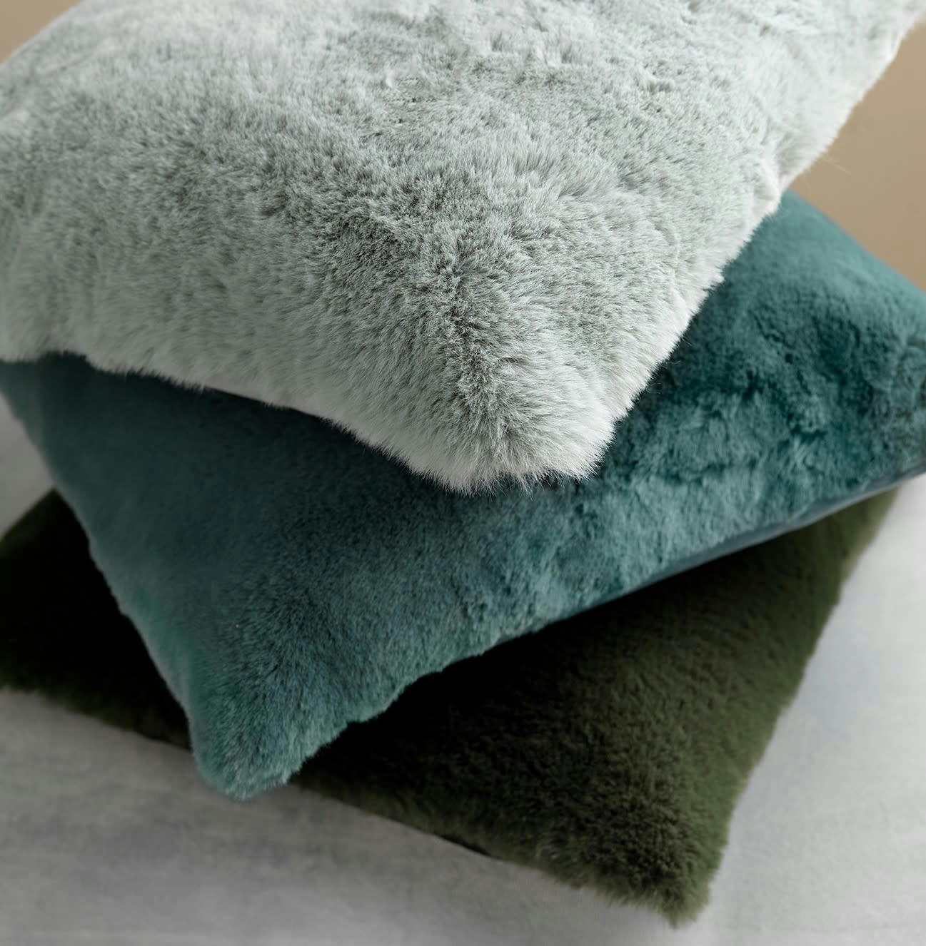 ZAYA - Coussin - vert fausse fourrure 45x45 cm uni