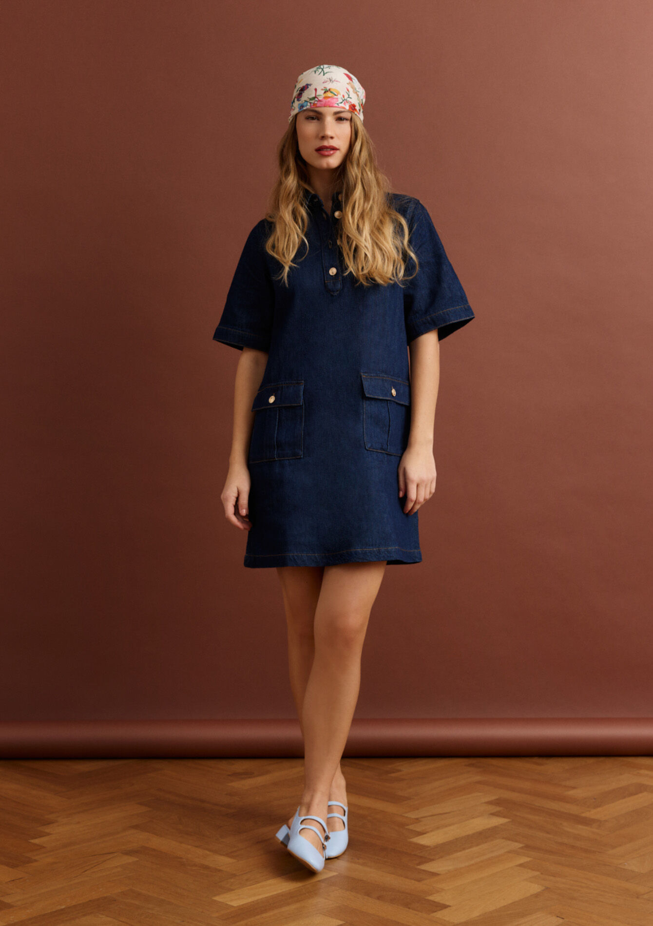 Korte overhemdjurk van denim