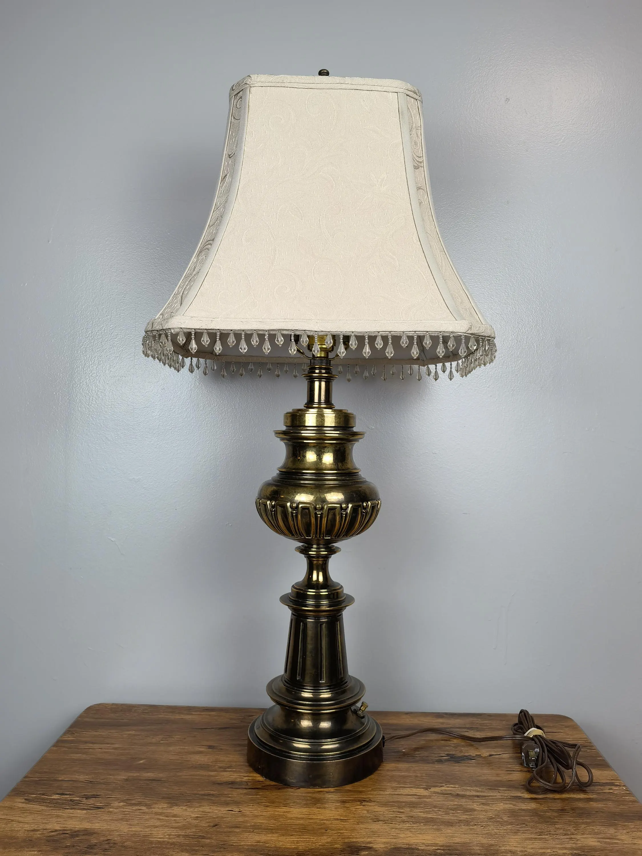 Vintage Stiffel Brass Urn Table Lamp 31