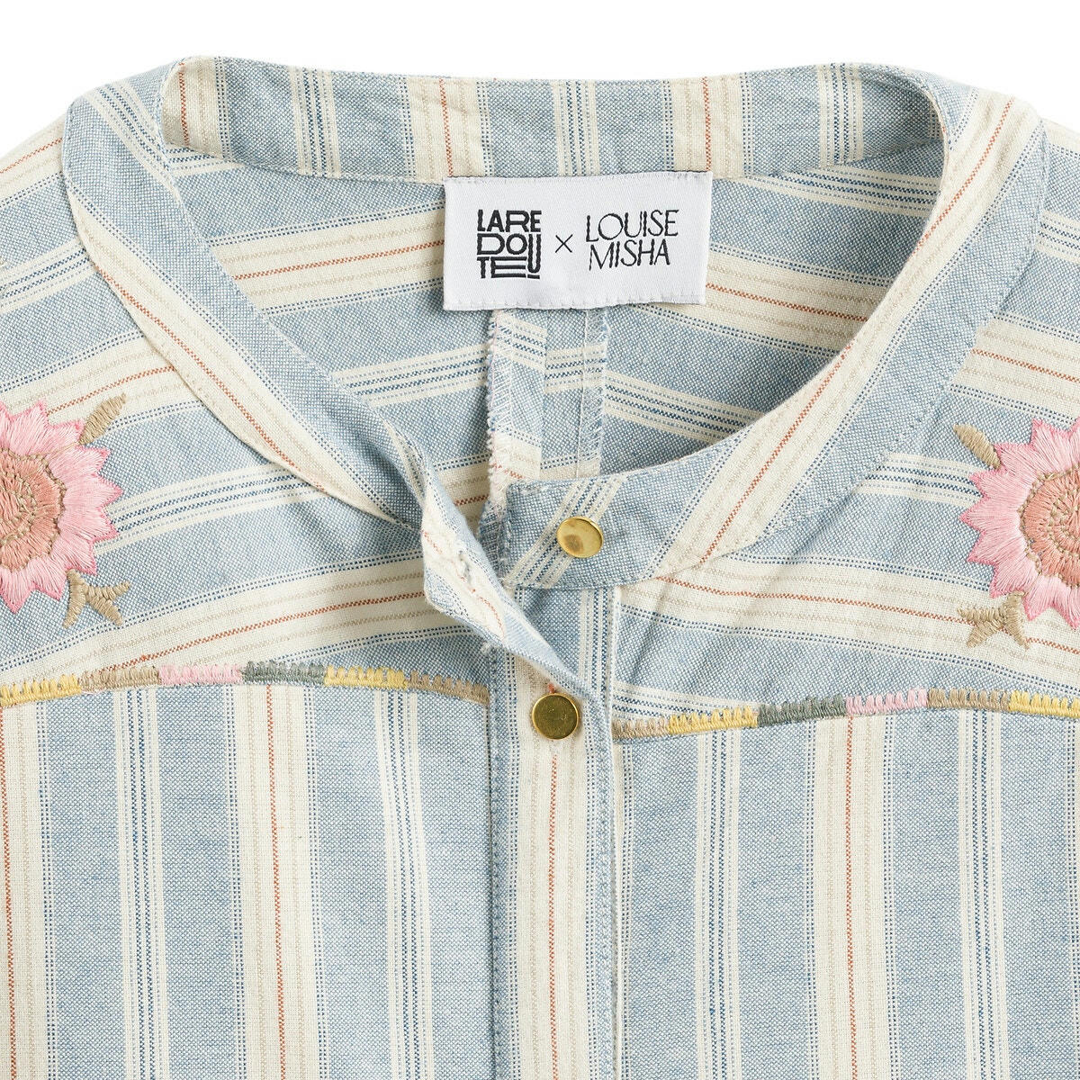 Robe courte, col mao, manches longues