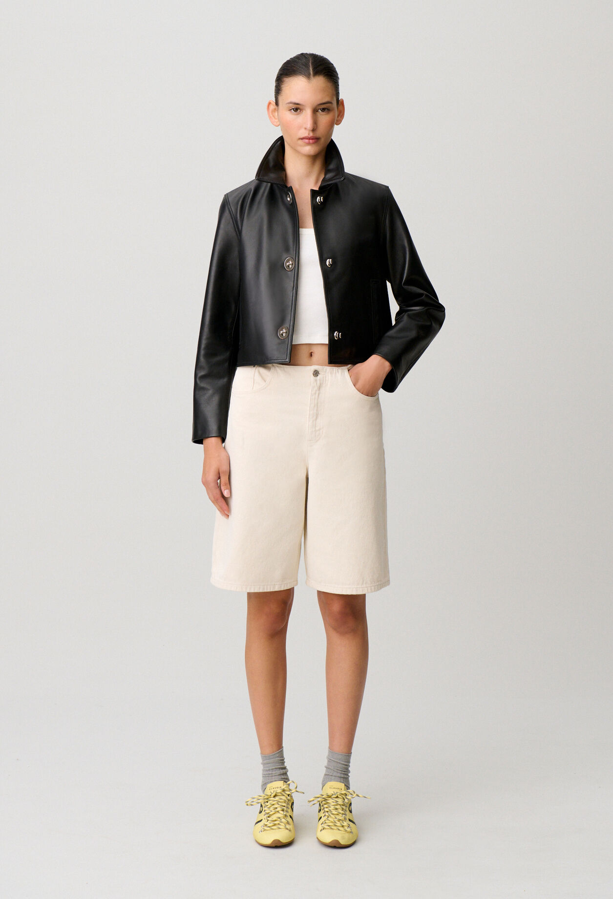 Veste courte cuir noir