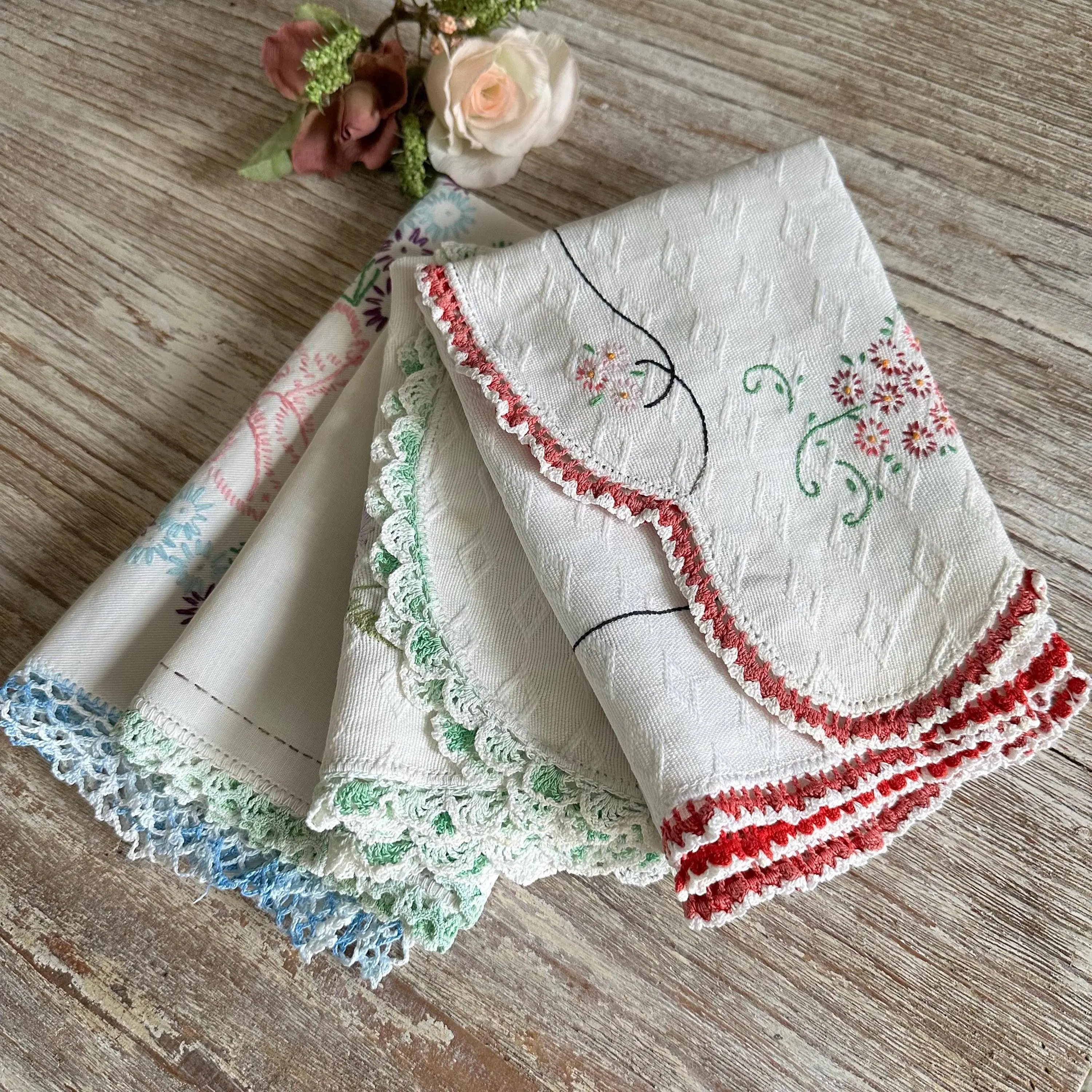 Shabby Chic Table Runner Lot As Is/4 Pieces/Embroidered/Table Linens/Dresser Scarf
