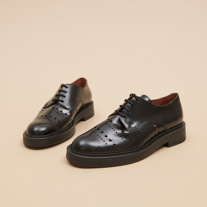 Derbies percéesen cuir glacé noir | AMARANTE