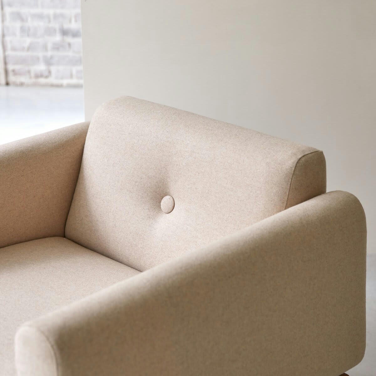 BJORN - Fauteuil en chêne massif et tissu écru