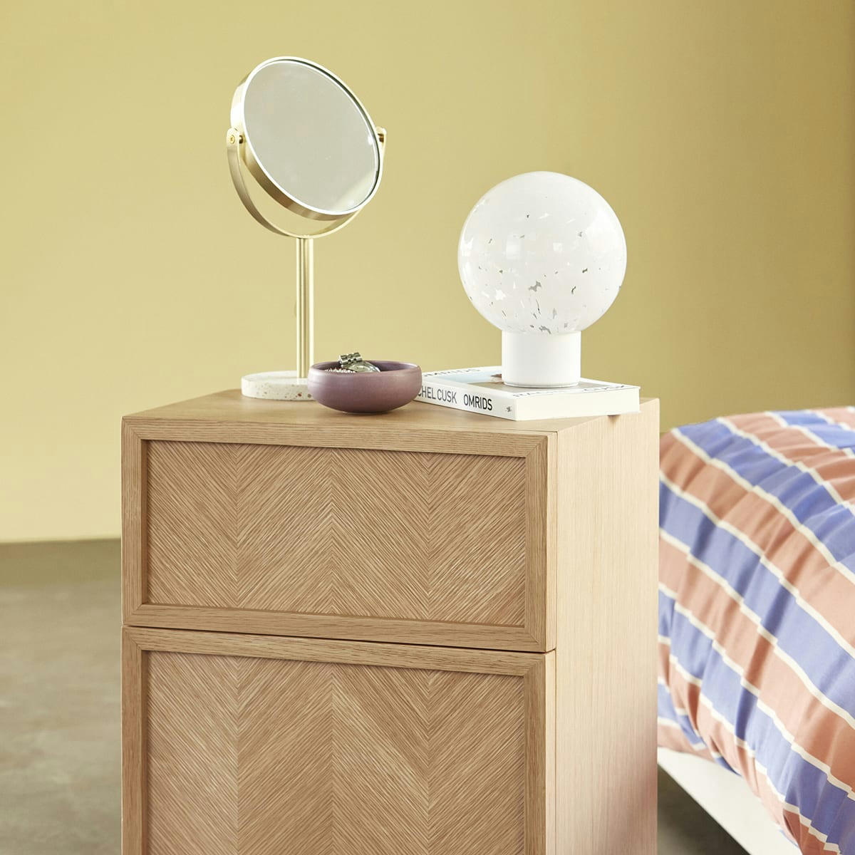 HERRINGBONE - Tables de chevet en bois de chêne naturel