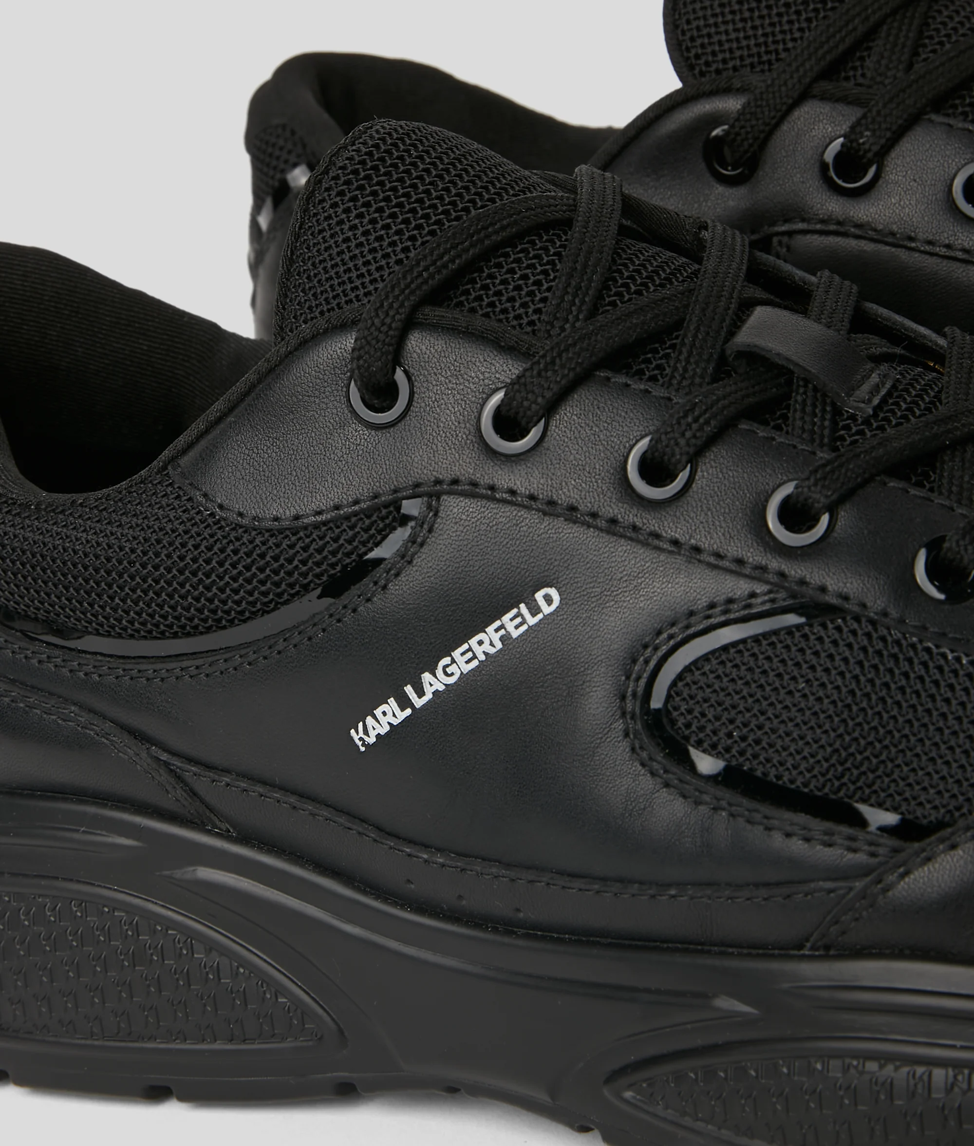 VESTA SNEAKERS