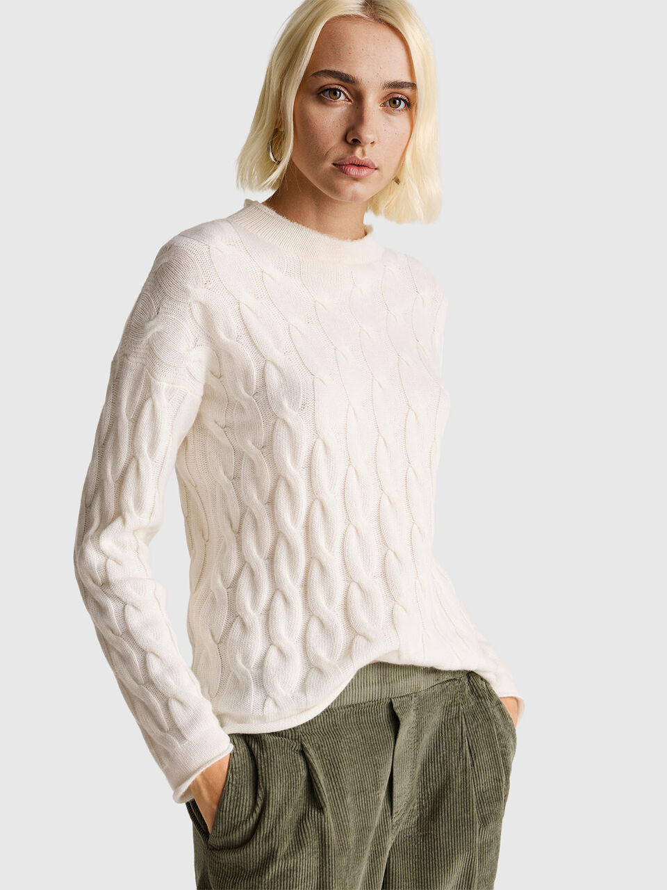 Cashmere blend sweater with cable knit