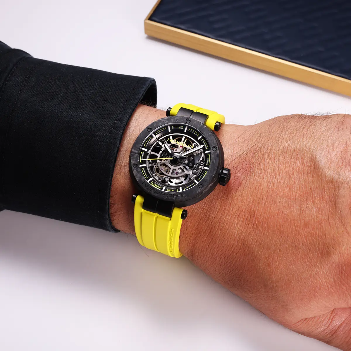 NEWPORT – CARBONE TITANE SQUELETTE – JAUNE