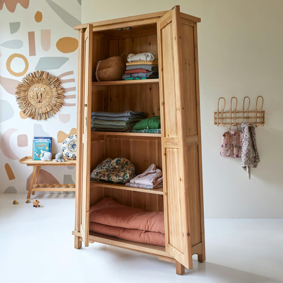 YUKI - Armoire enfant en pin massif recyclé