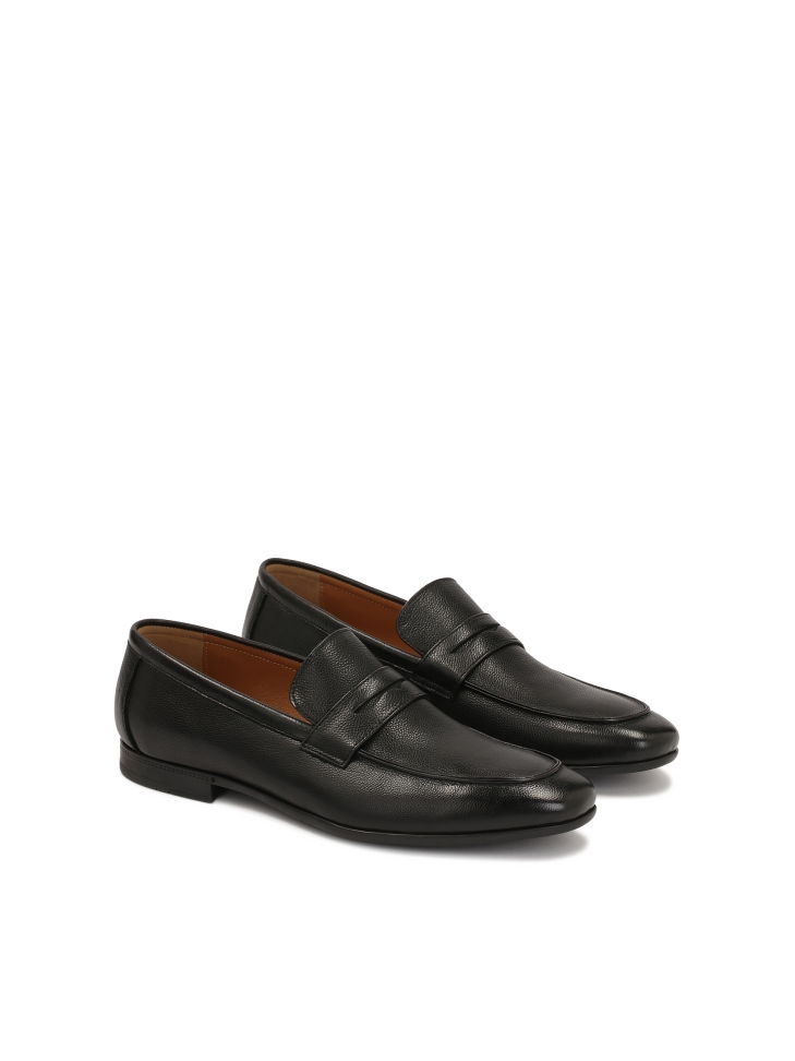 Black pea leather loafers