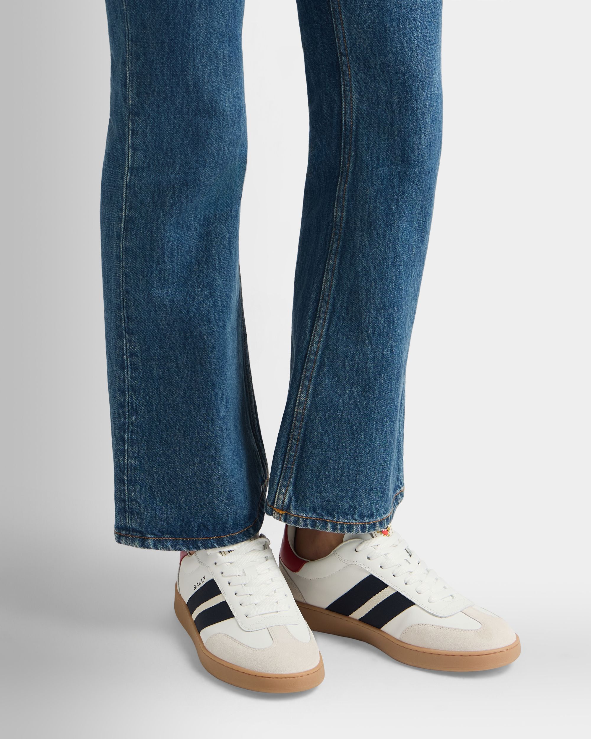Retro Crest Sneaker Aus Leder In Weiß